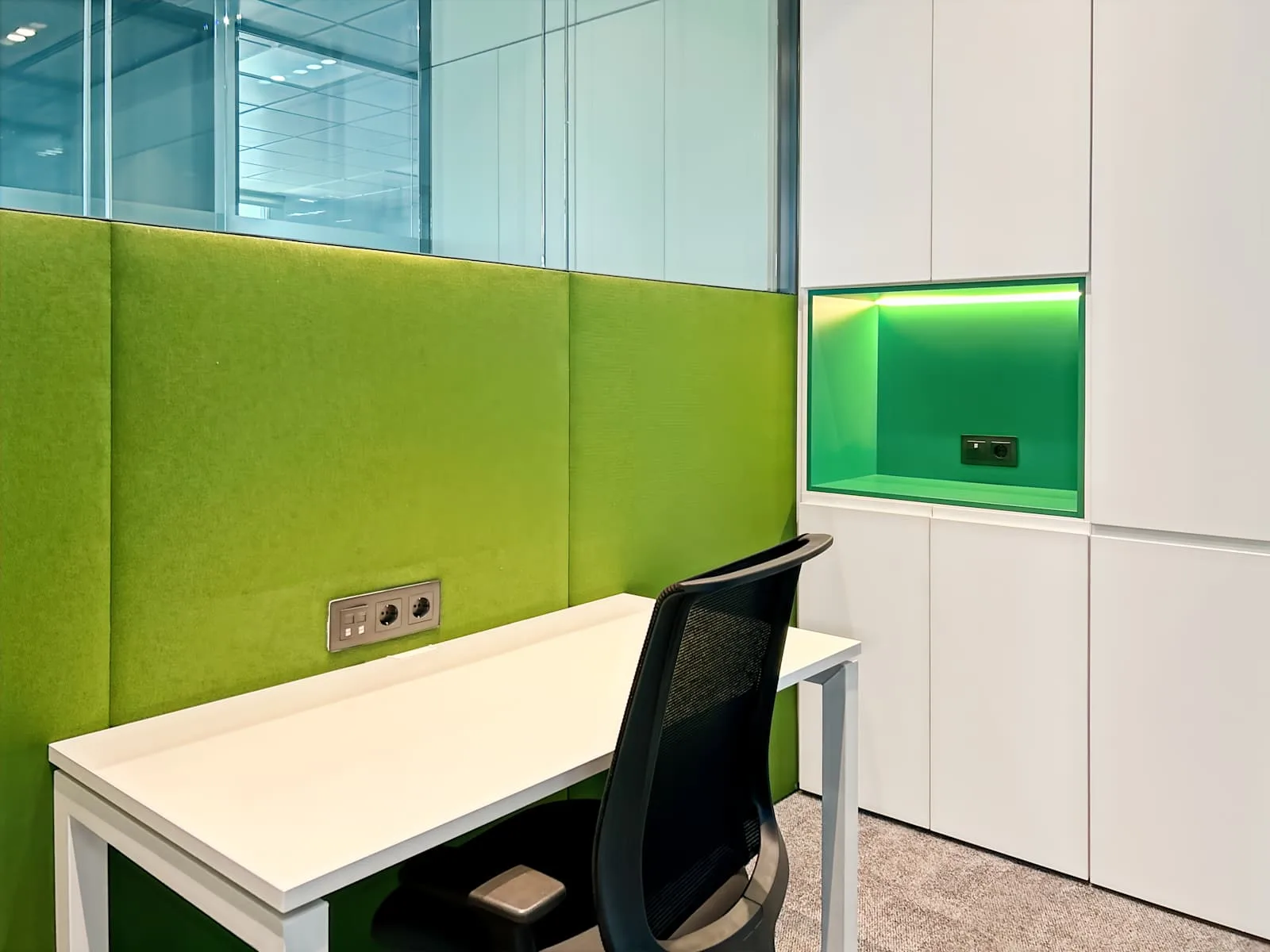 Regus Madrid, Campo de la Naciones Atria, Cabina telefónica, Madrid