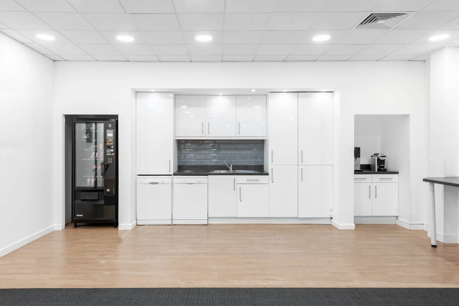Regus MANCHESTER, Airport, Cuisine, Cheadle