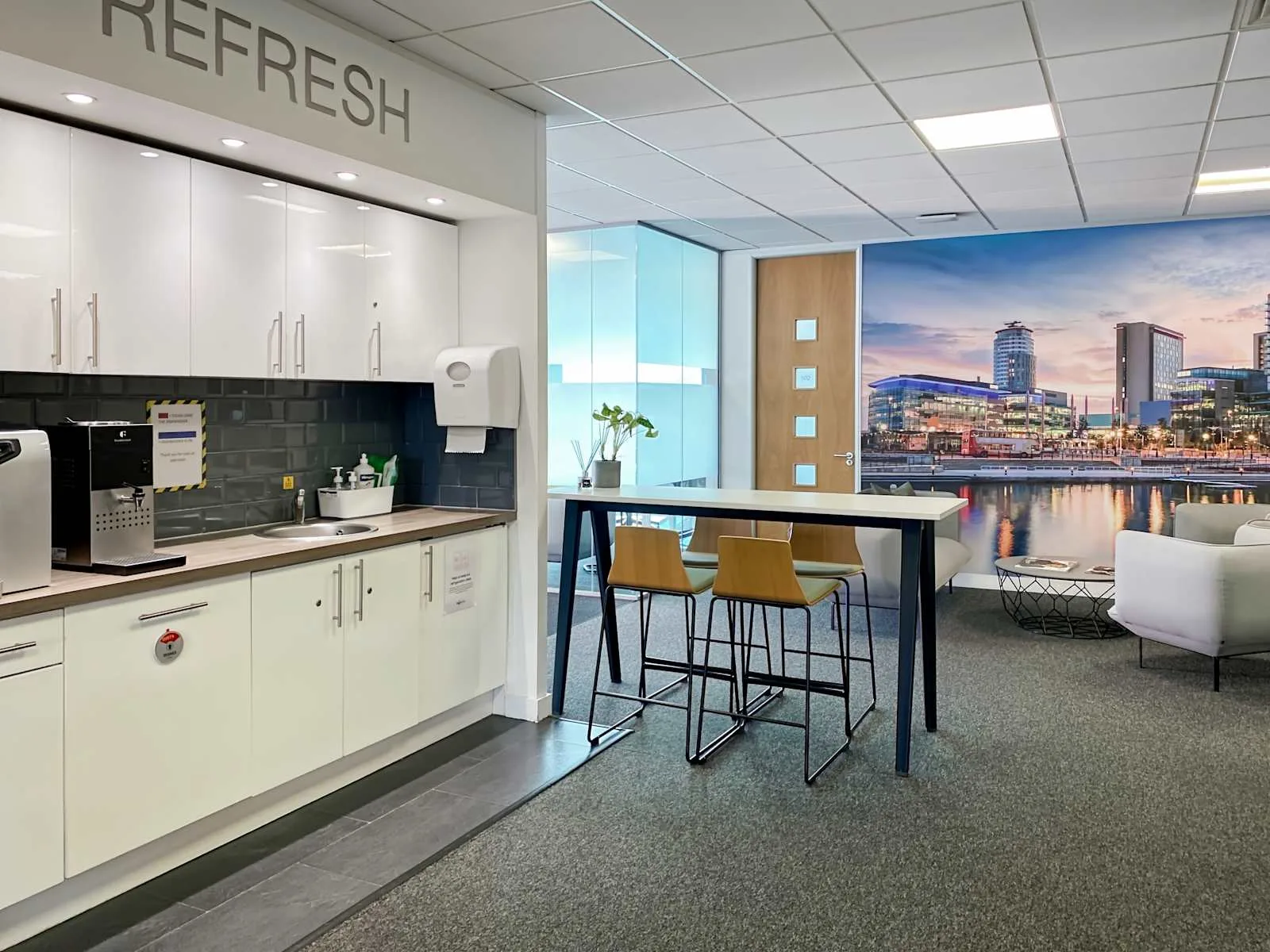 Regus MANCHESTER, Digital World Centre, Cuisine, Manchester