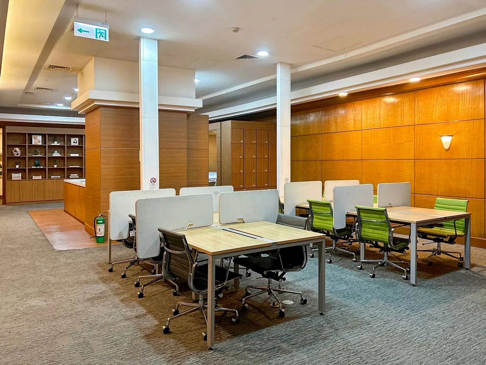 Regus Manila, Ascott Ayala Center – Makati City, Open-plan office, Makati City