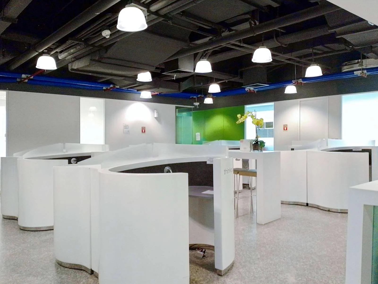 Regus MANILA, Gateway Tower - Quezon City、开放式办公区、奎松市