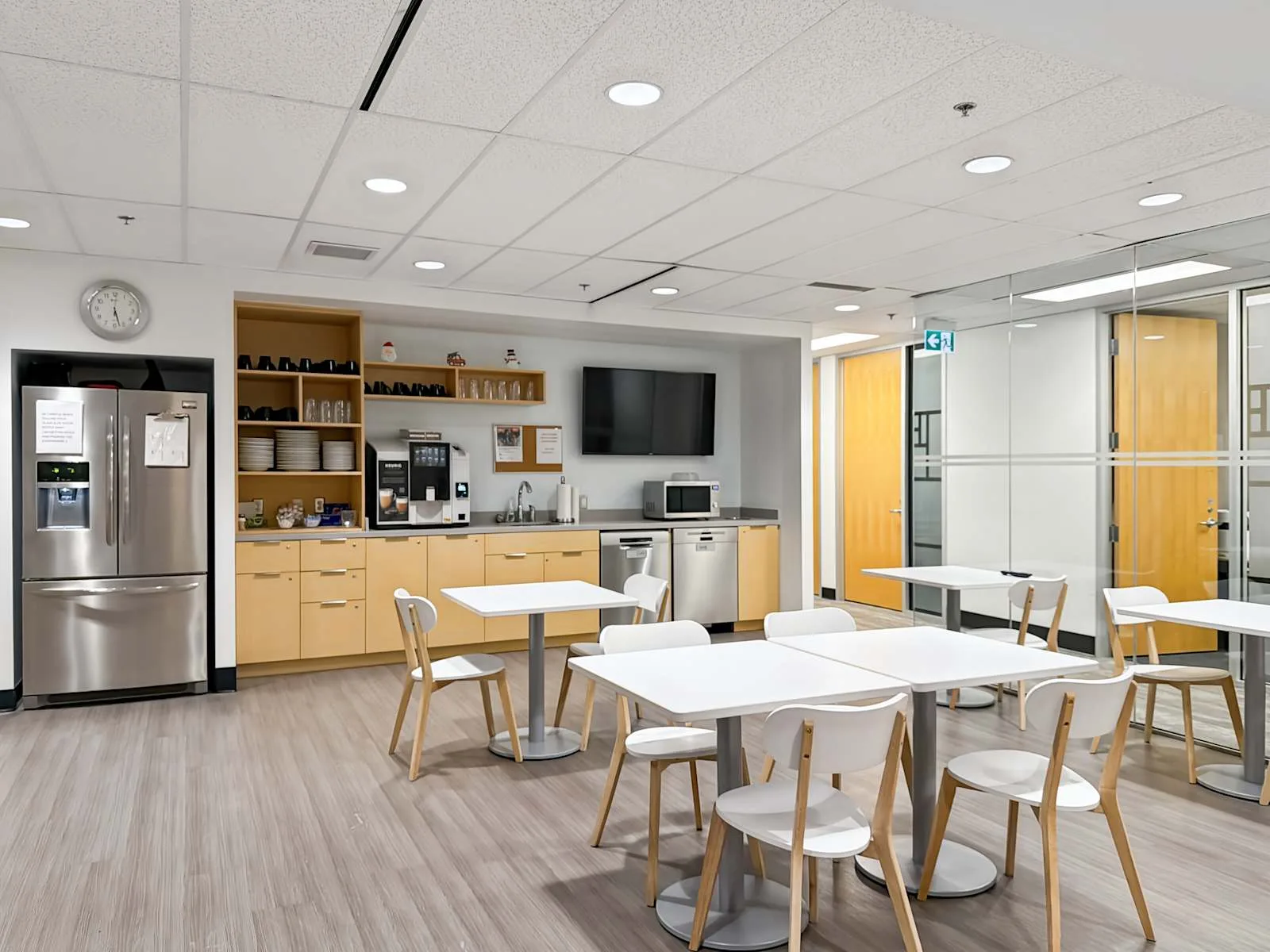 Regus MB, Winnipeg – 201 Portage Avenue, Cafeteria, Winnipeg, MB
