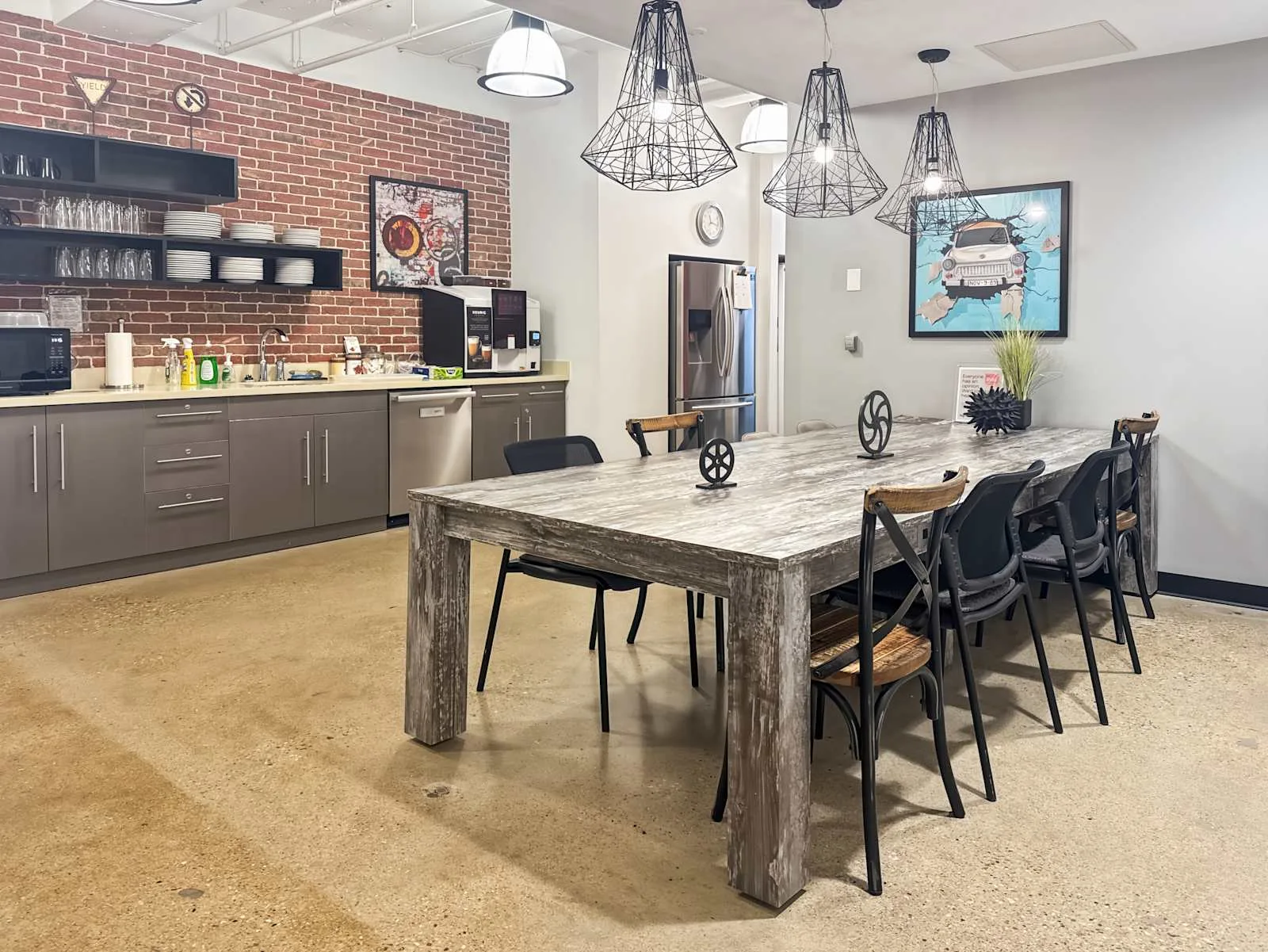 Regus MB, Winnipeg - St. Mary, Cafeteria, Winnipeg, MB