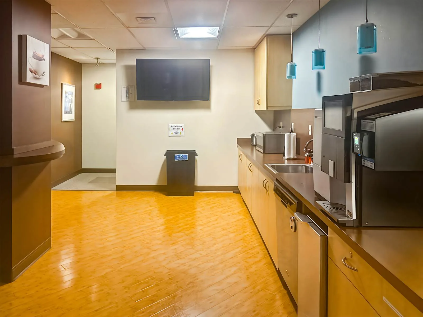 Regus MD, Baltimore - Inner Harbor Center, Kitchen, Baltimore, MD