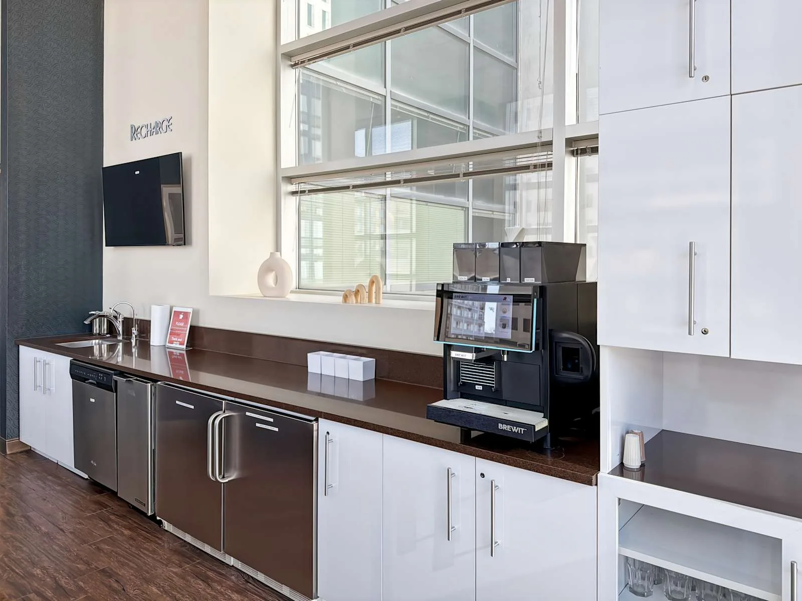 Regus MD, Rockville - Montgomery Ave, Kitchen, Rockville, MD