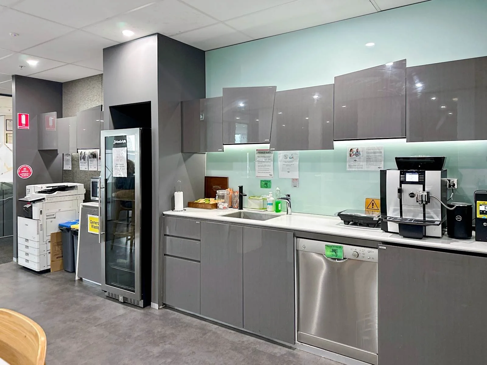 Regus MELBOURNE, 180 Lonsdale Street, Kitchen, Melbourne, VIC