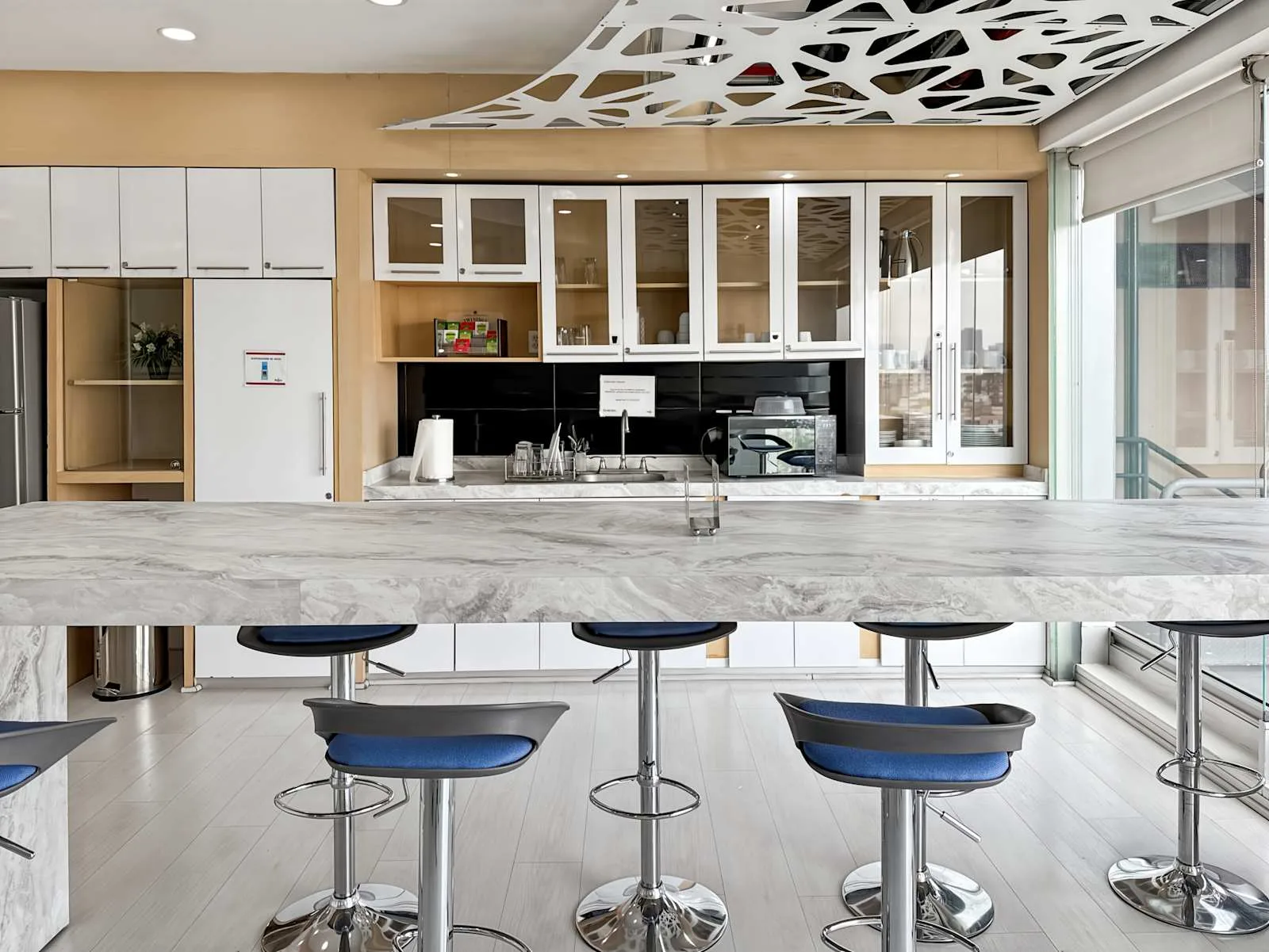 Regus MEXICO CITY, Regus Metropoli Patriotismo, Kitchen, Mexico City
