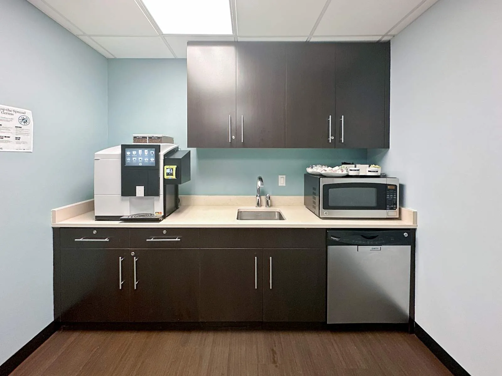 Regus MI, Lansing - One Michigan Avenue, Kitchen, Lansing, MI