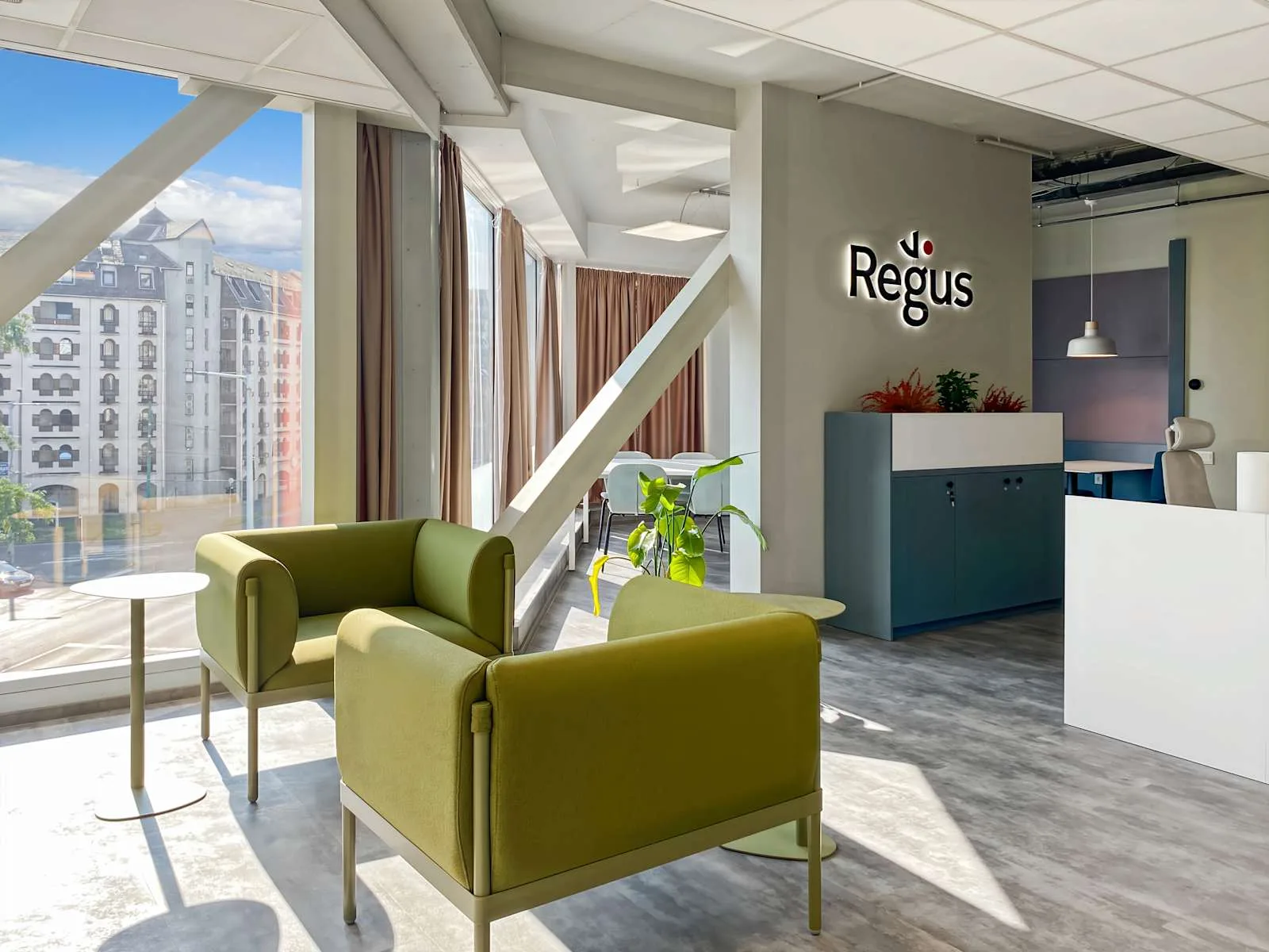 Regus Miskolc, Macropolis, Reception, Miskolc