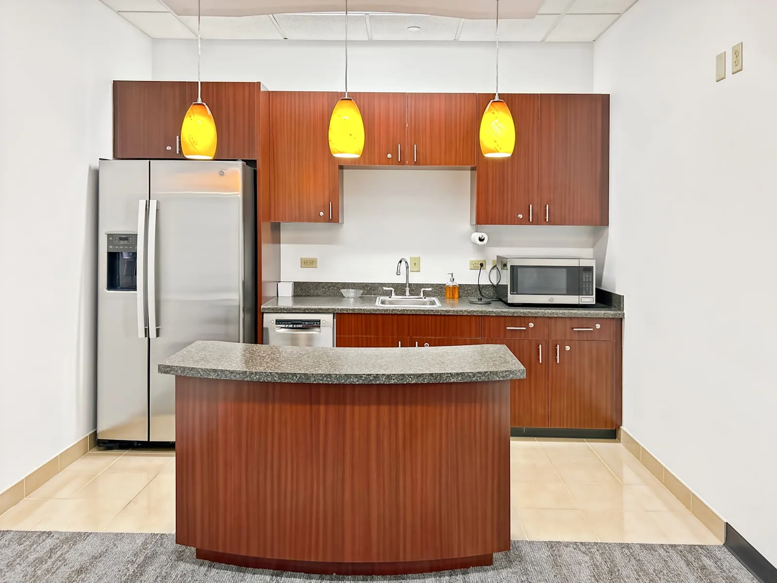 Regus MN, Bloomington - 4470 W 78th Street Cir, Kitchen, Bloomington, MN