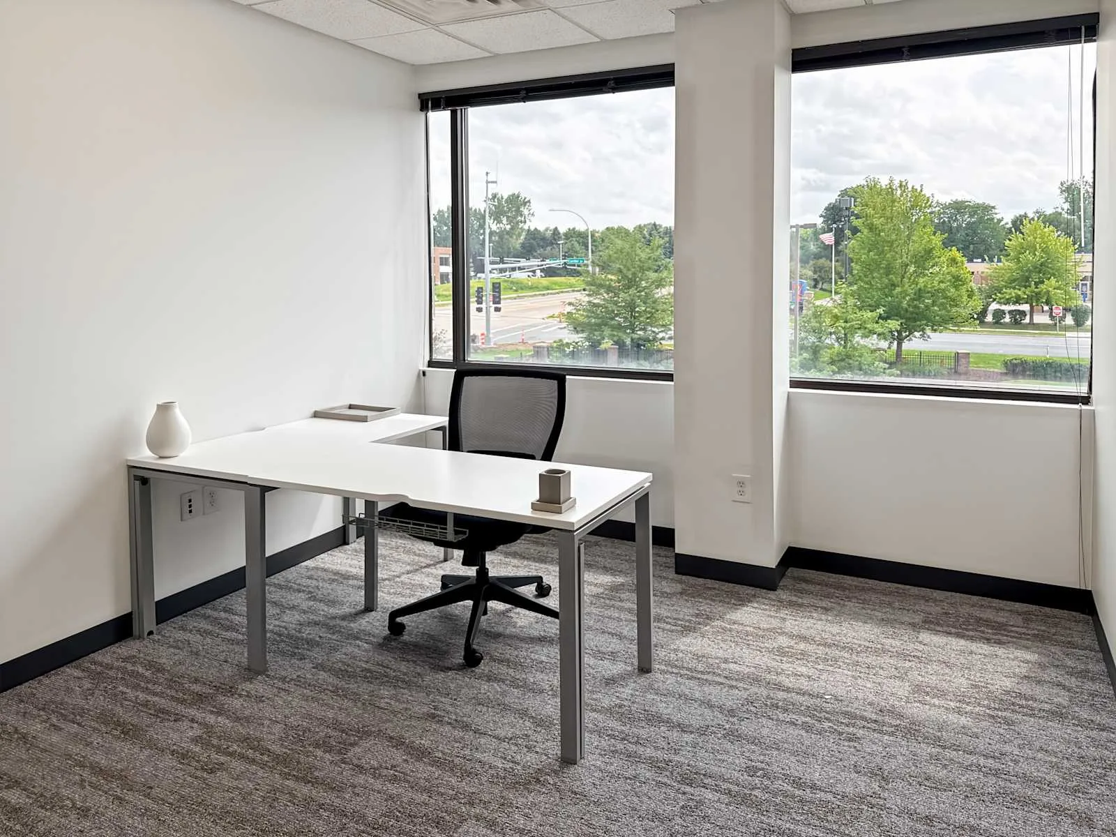 Regus MN, Eagan - Eagan Wood Dr, Private office, 1 desk, Eagan, MN