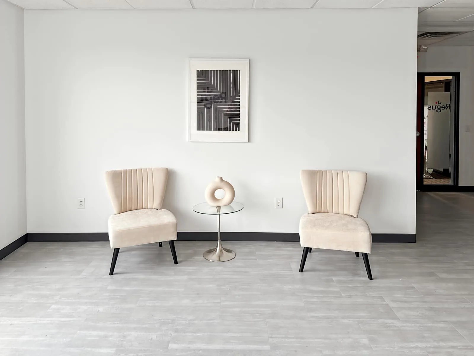 Regus MN, Eagan - Eagan Wood Dr, Lounge, Eagan, MN