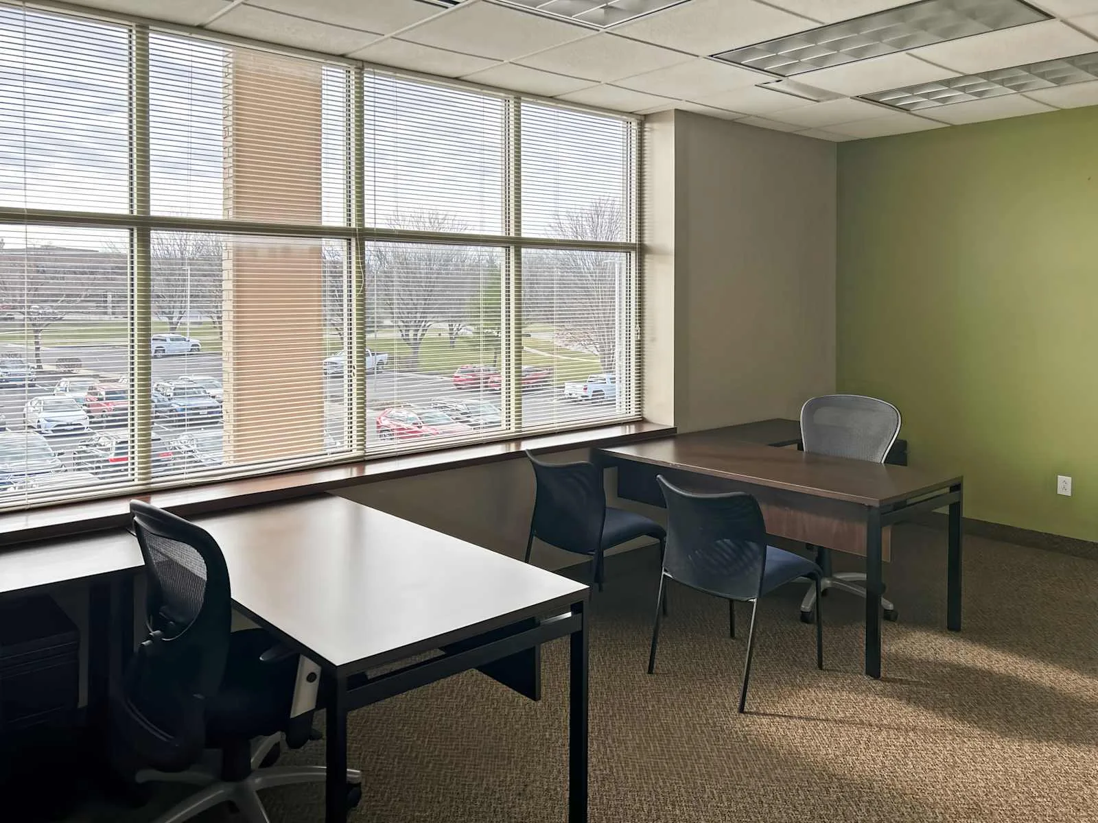 Regus MO, Lee's Summit - Business Exchange Building, Private office, 2 desks, Lee's Summit, MO