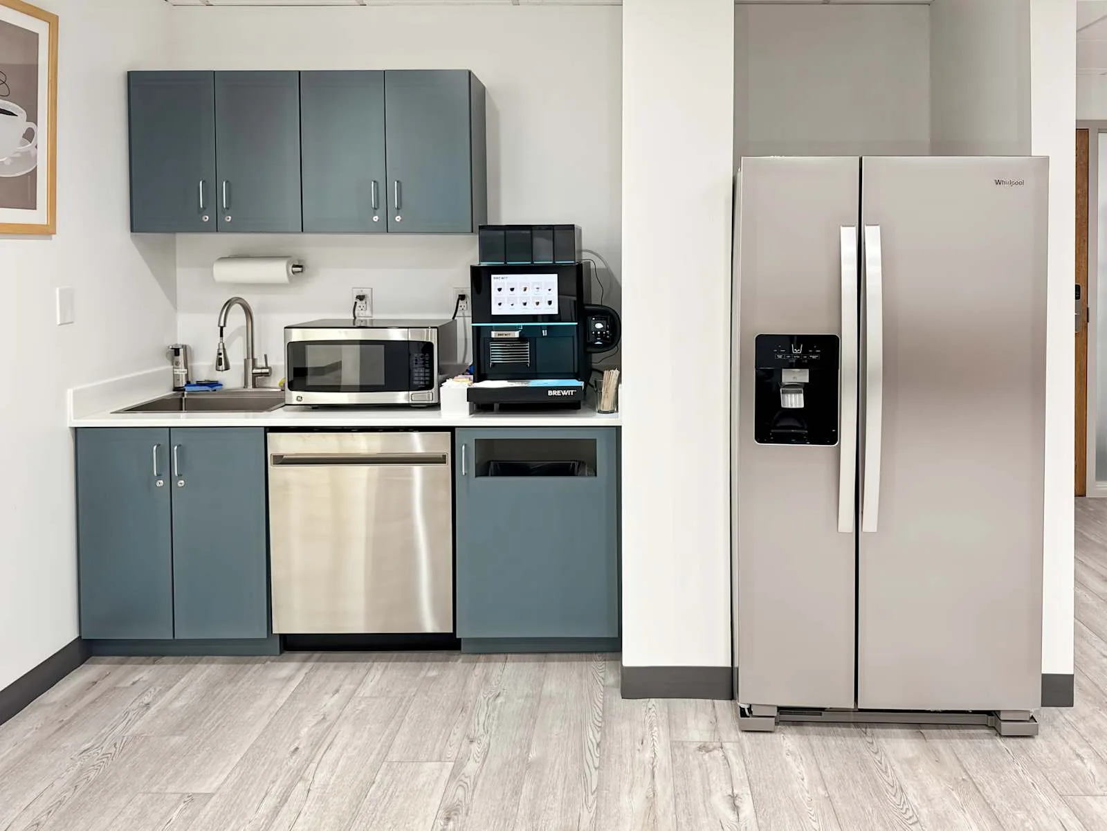 Regus MO, St. Louis - Cedar Plaza, Kitchen, St. Louis, MO