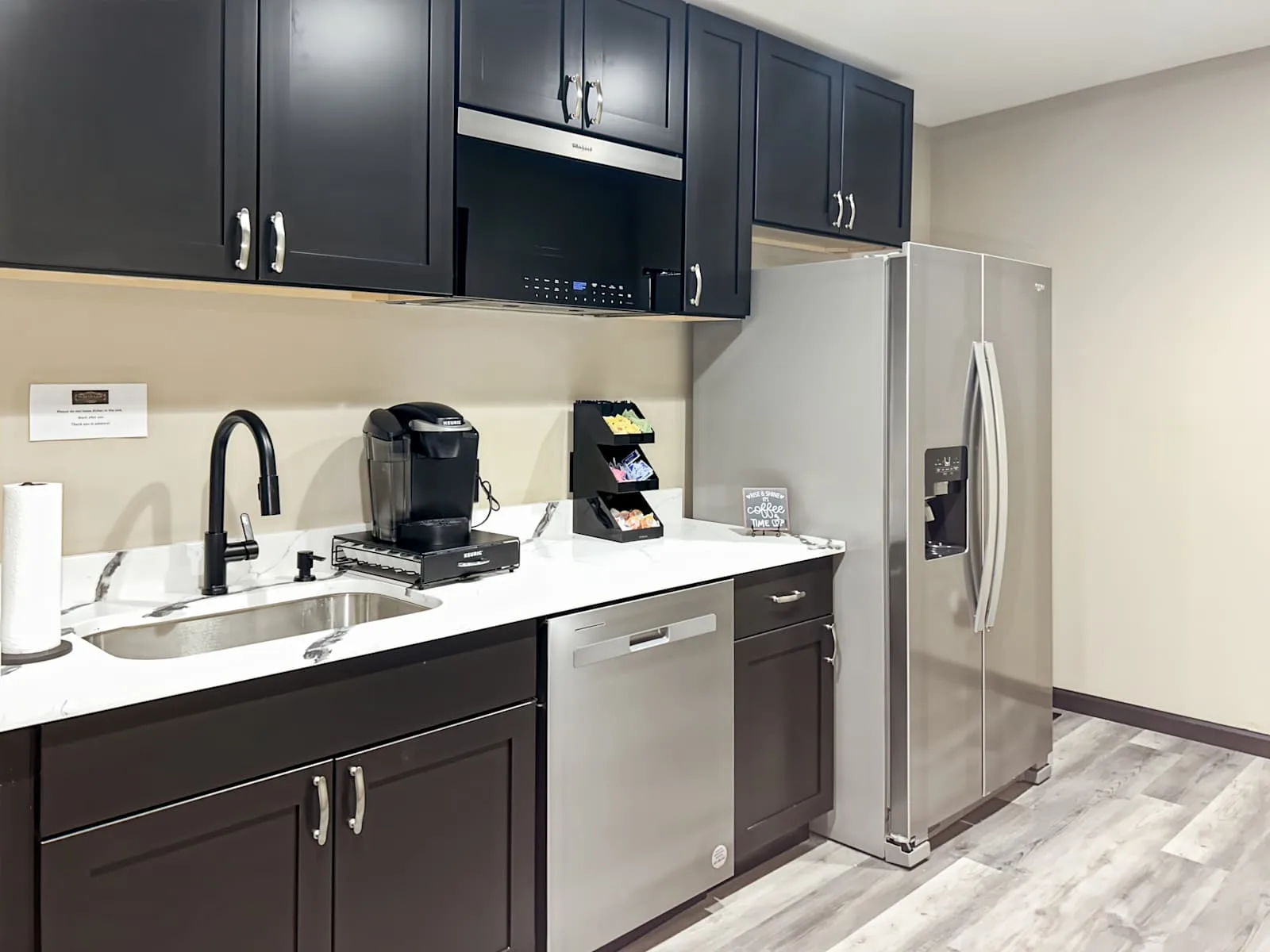 Regus MO, St. Louis - The Luxe on Lami, Kitchen, Shrewsbury, MO