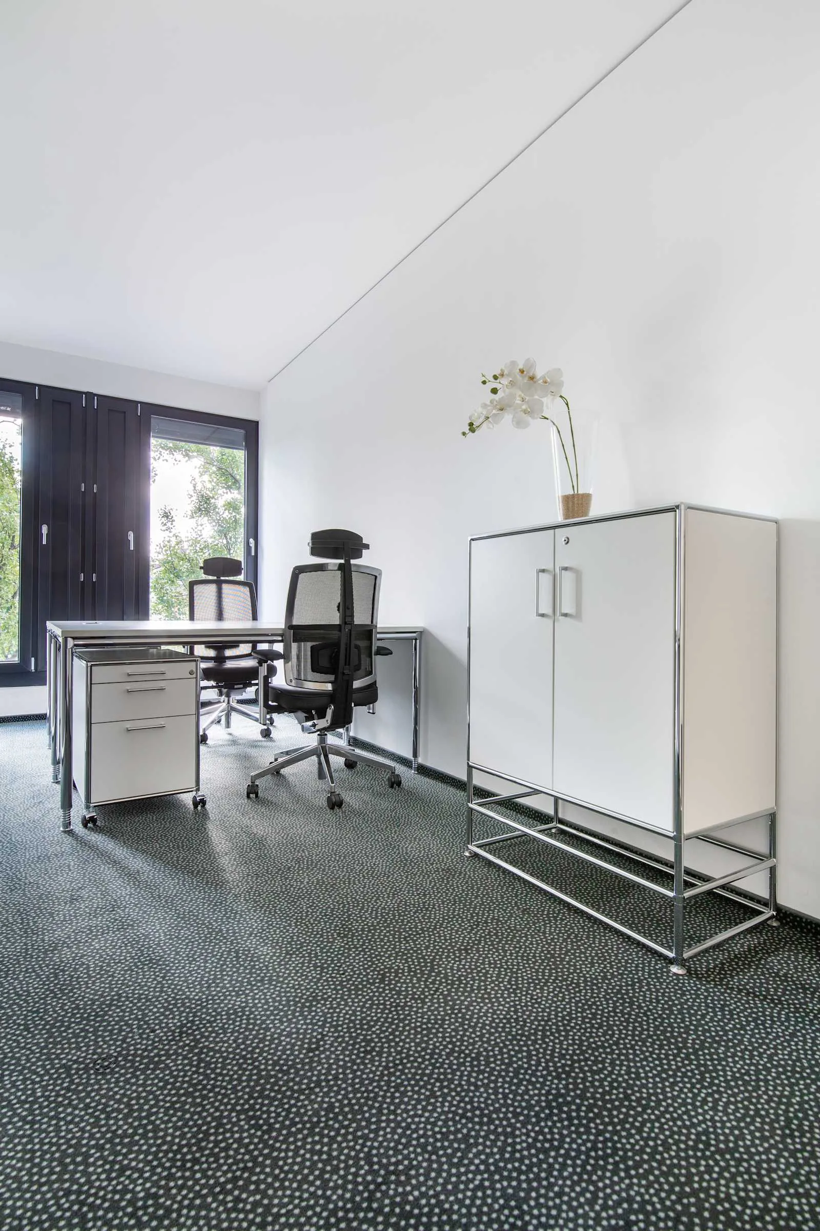 Regus MUNICH, Leopoldstraße, Private office, 2 desks, Munich
