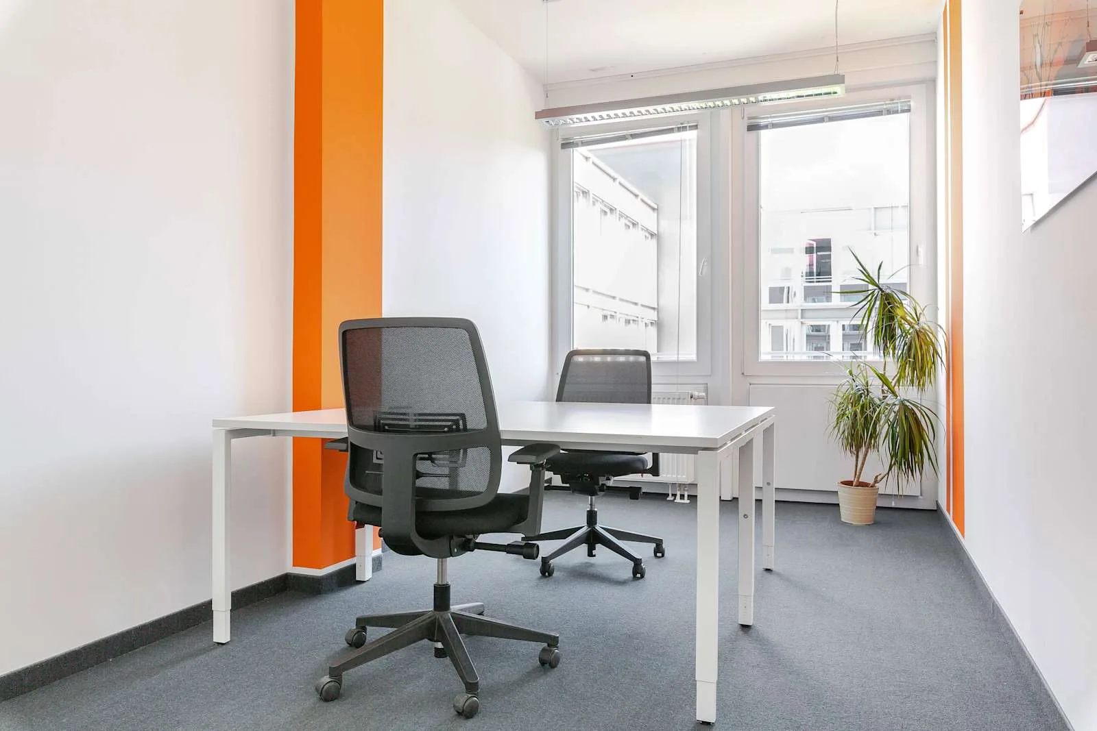 Regus MUNICH, Messe München, Private office, 2 desks, Munich