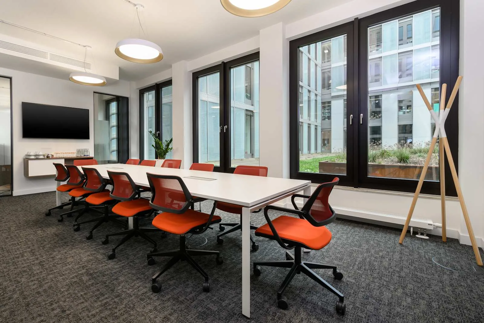 Regus MUNICH, Olympiapark, Besprechungsraum für 12 Personen, München