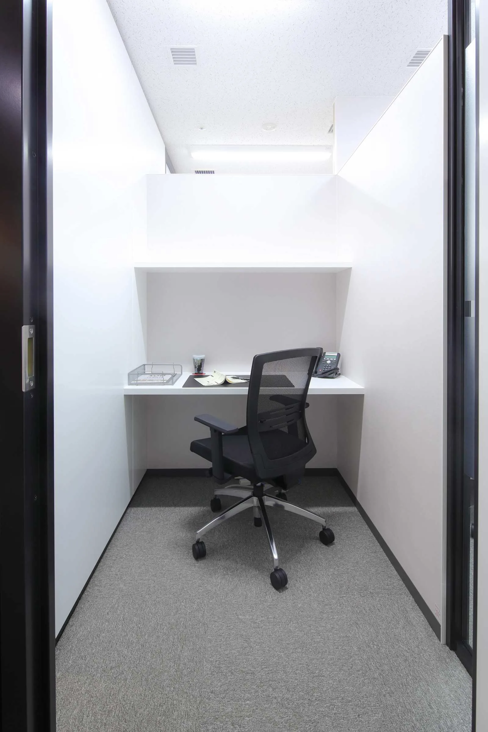 Regus NAGOYA, Sakae Gas Building、電話ブース、名古屋