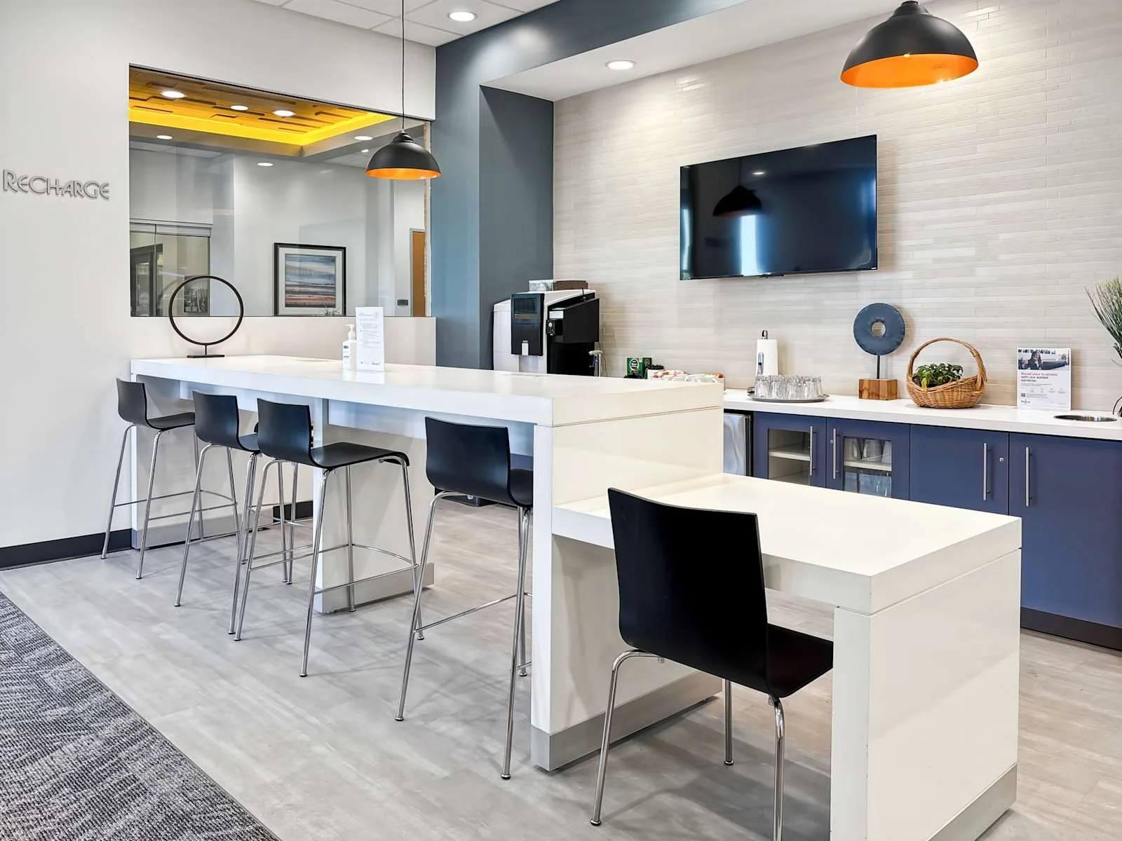Regus IL, Naperville - Main Street Promenade, Kitchen, Naperville, IL