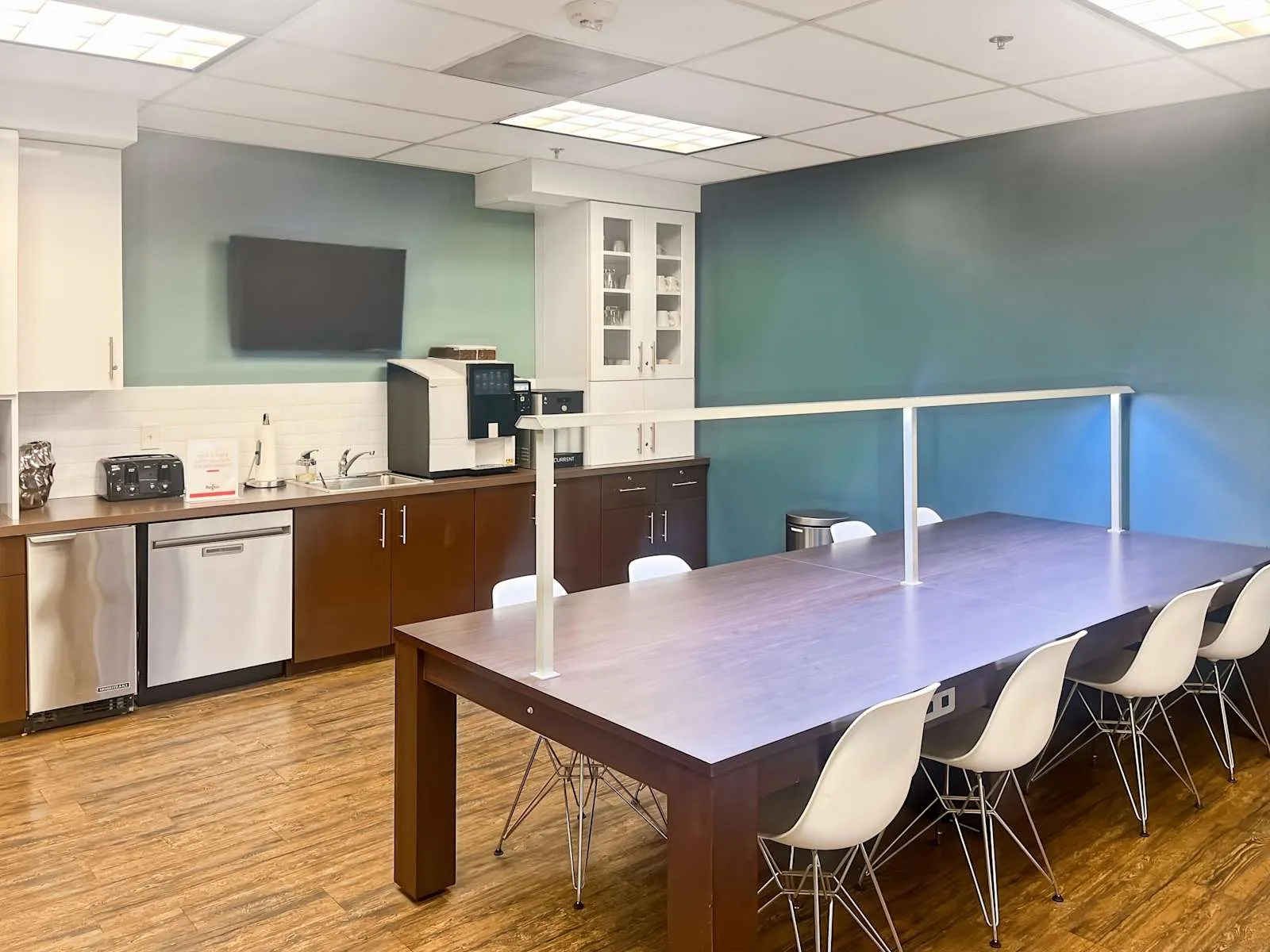 Regus NC, Charlotte - Piedmont Southpark, Kitchen, Charlotte, NC