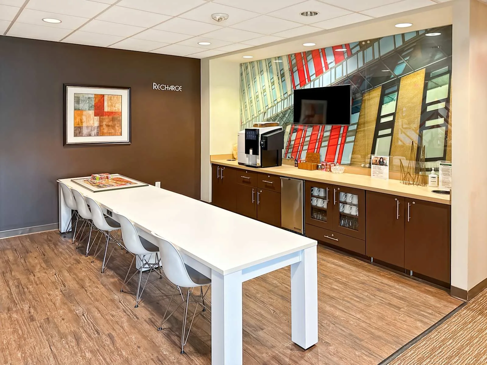 Regus NC, Greensboro - Green Valley Office Park, Kitchen, Greensboro, NC
