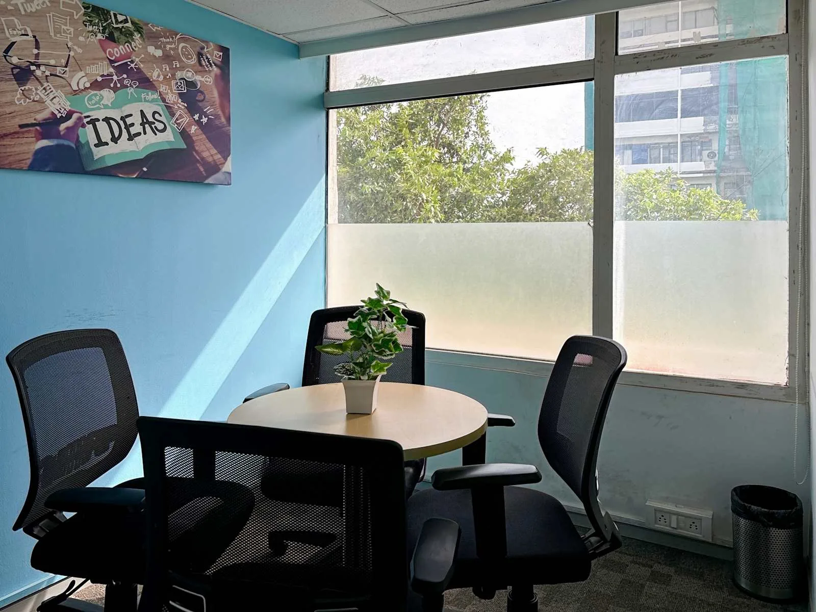 Regus NEW DELHI, Incube, 4 लोगों के लिए बैठक कक्ष, नई दिल्ली