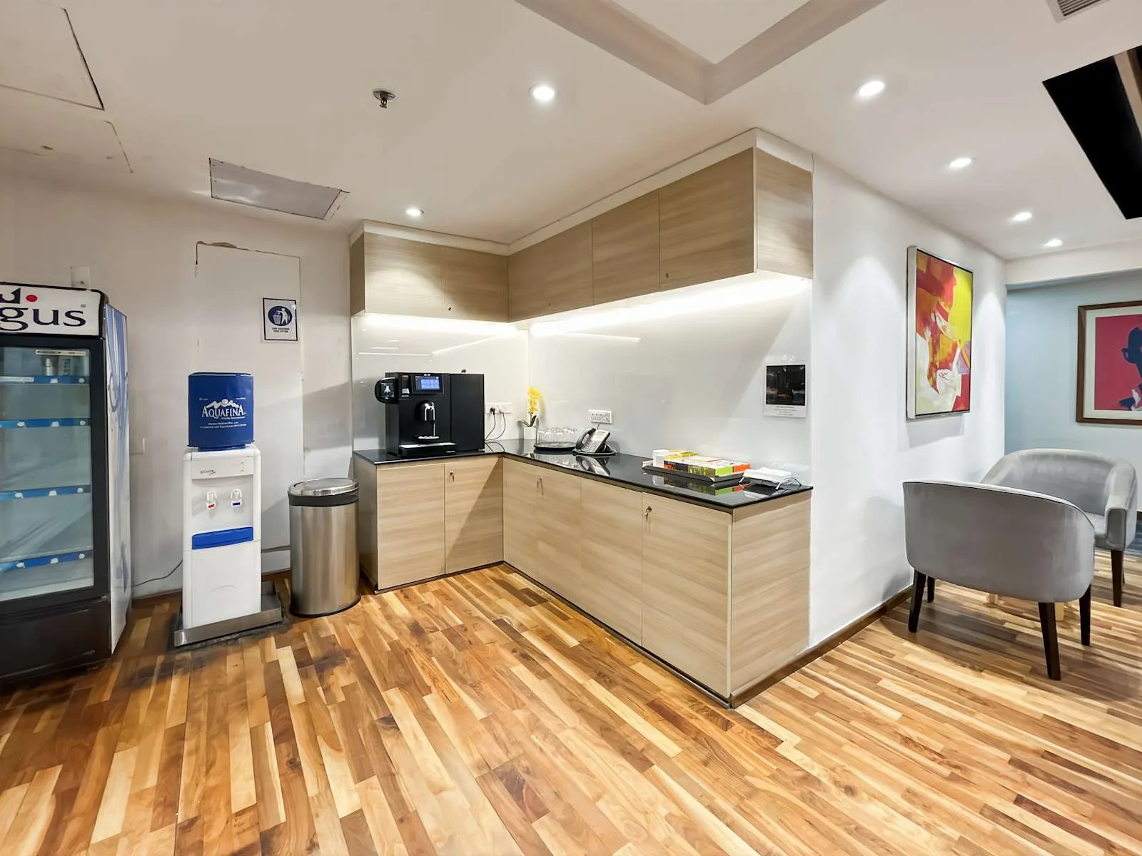 Regus NEW DELHI, Nehru Place, रसोई, नई दिल्ली