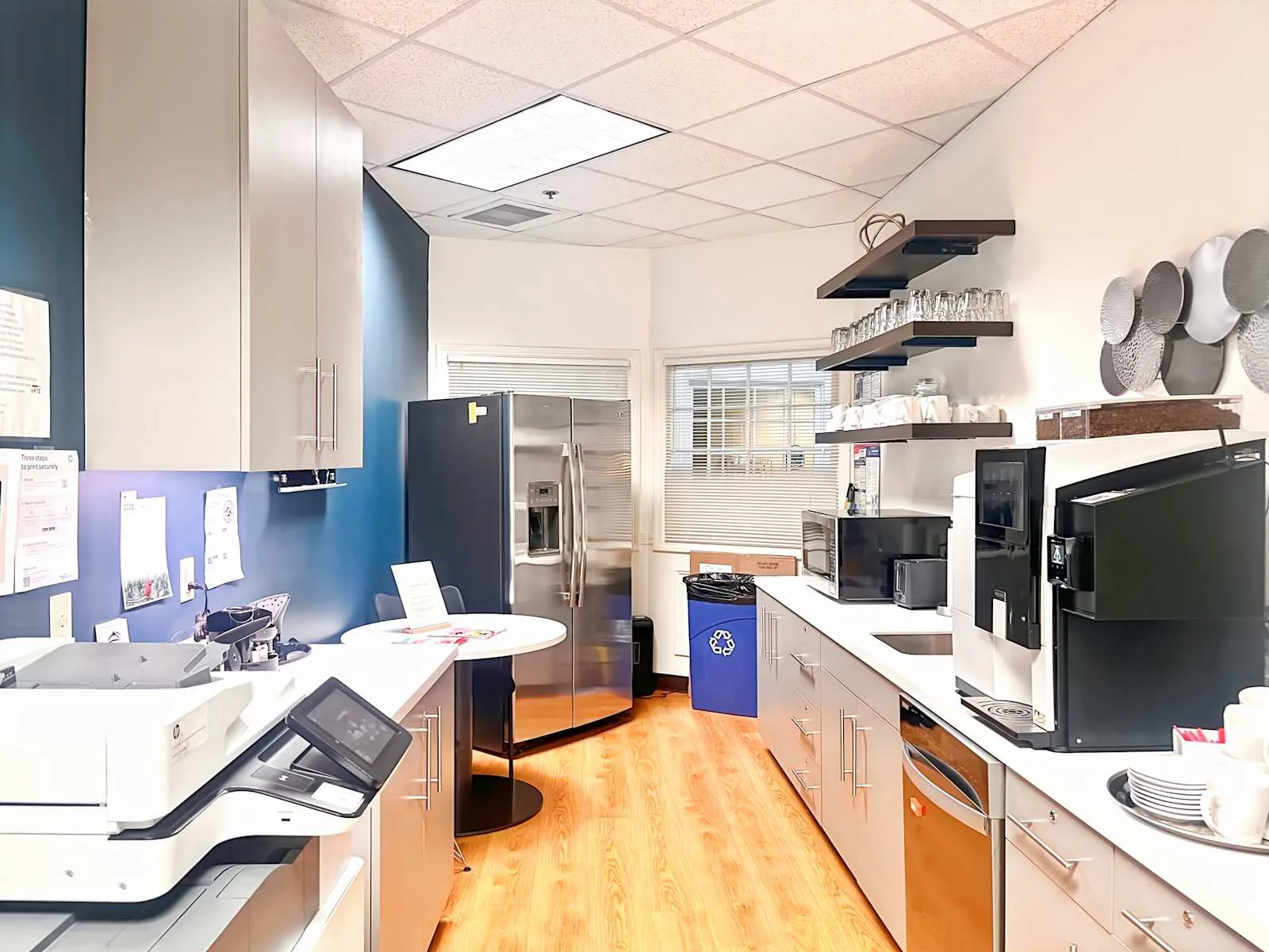 Regus LA, New Orleans - Energy Centre Building, Kitchen, New Orleans, LA