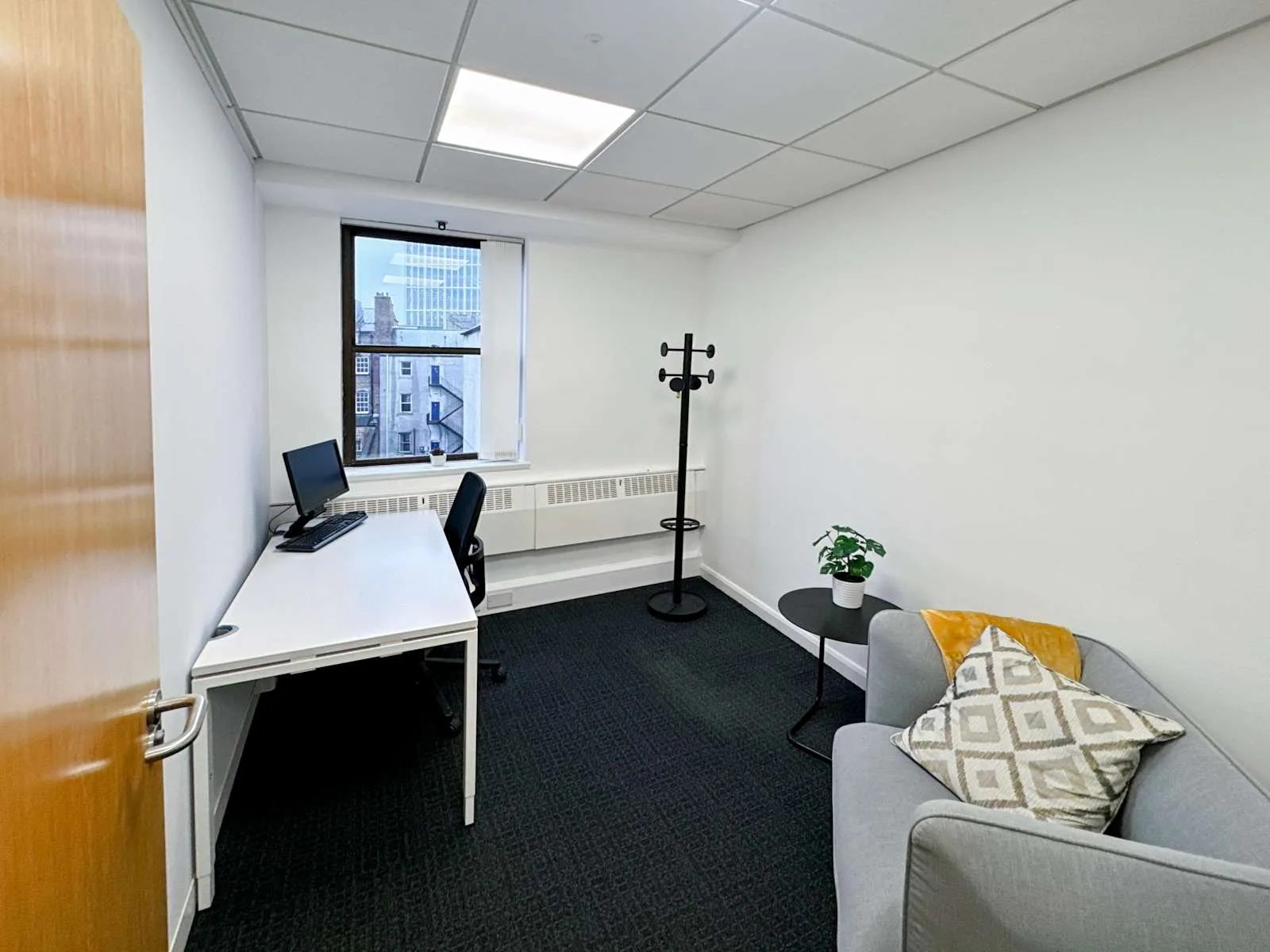 Regus NEWCASTLE, Cloth Market, Private office, 1 desk, Newcastle upon Tyne, United Kingdom