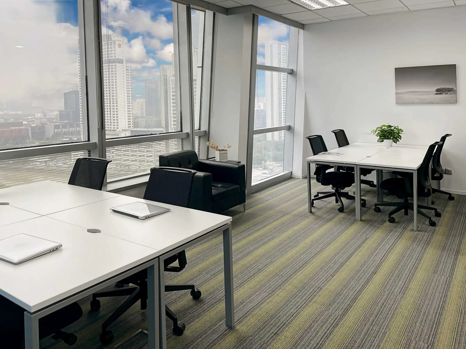 Regus NINGBO, China Life、8个工位的独立办公室、宁波市