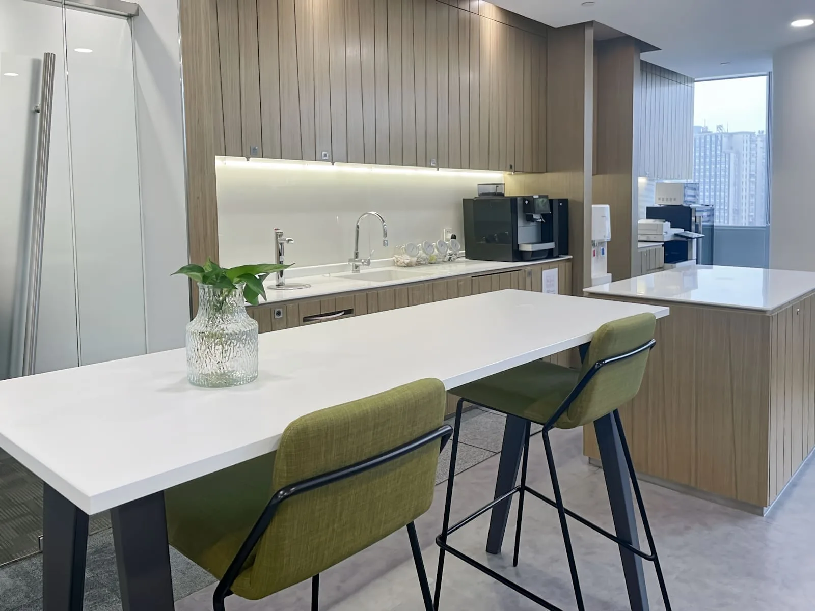 Regus NINGBO, Raffles City, Kitchen, Ningbo