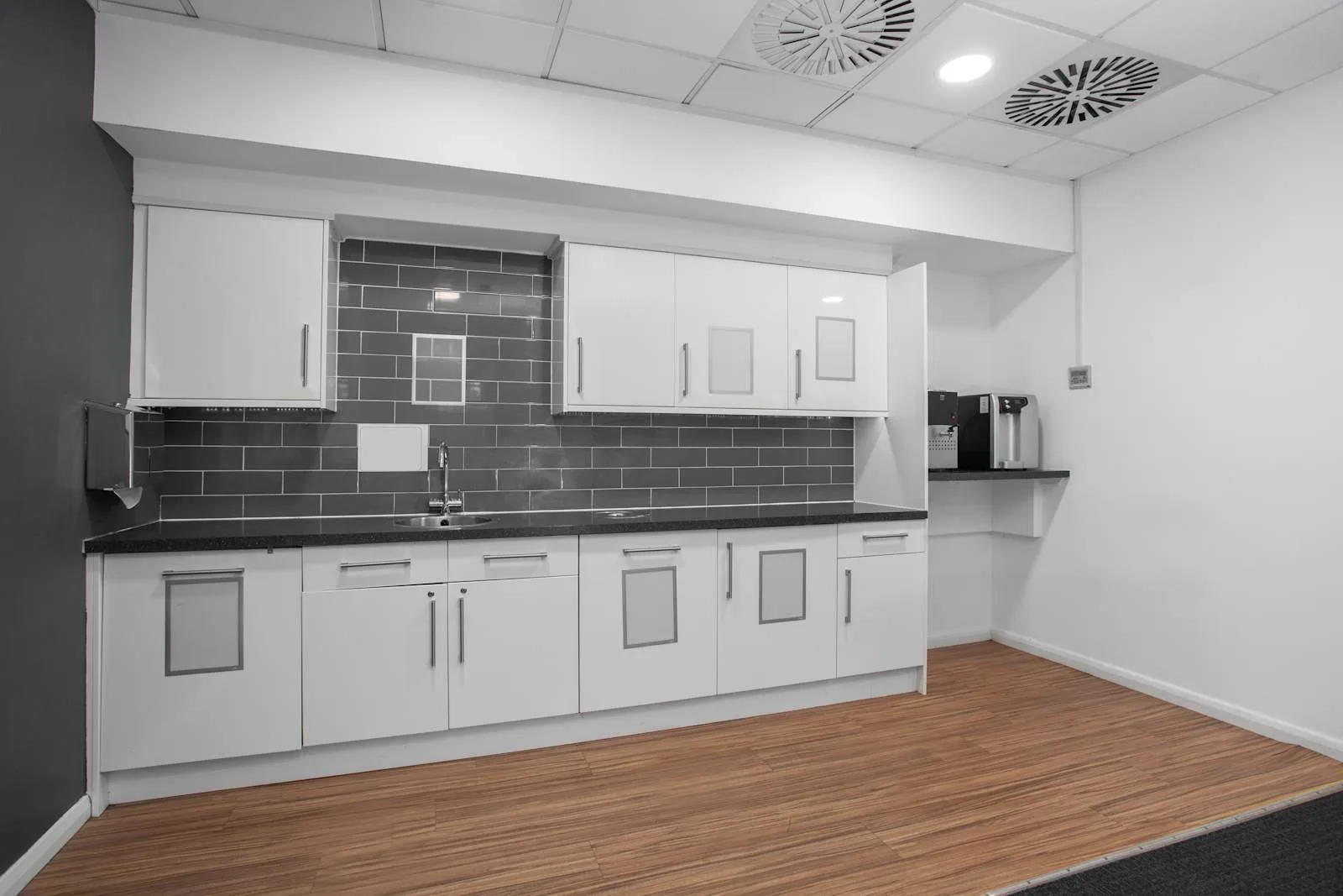 Regus NOTTINGHAM, East Midlands Airport, Kitchen, Castle Donington