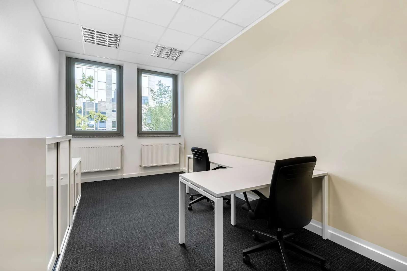 Regus NUREMBERG, Südwestpark, Privatbüro mit 2 Arbeitsplätzen, Nürnberg
