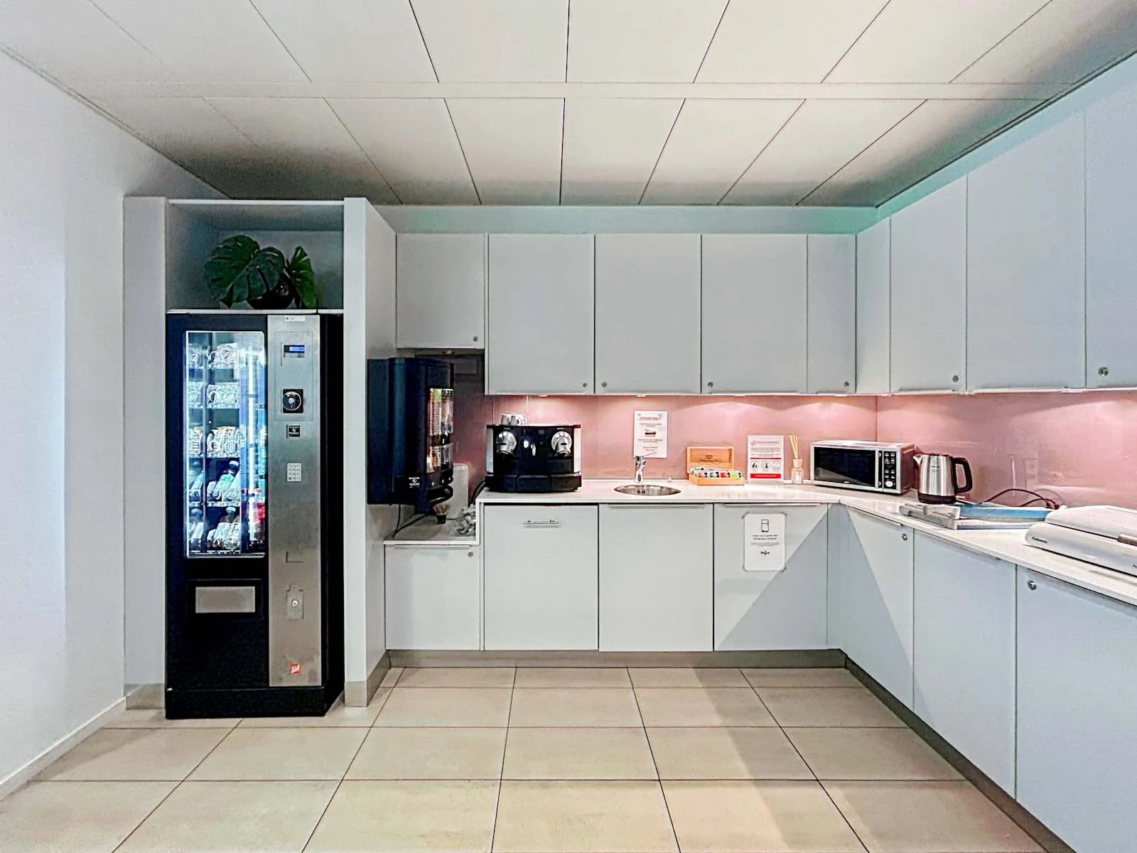 Regus NYON, Business Park, Cucina, Eysins