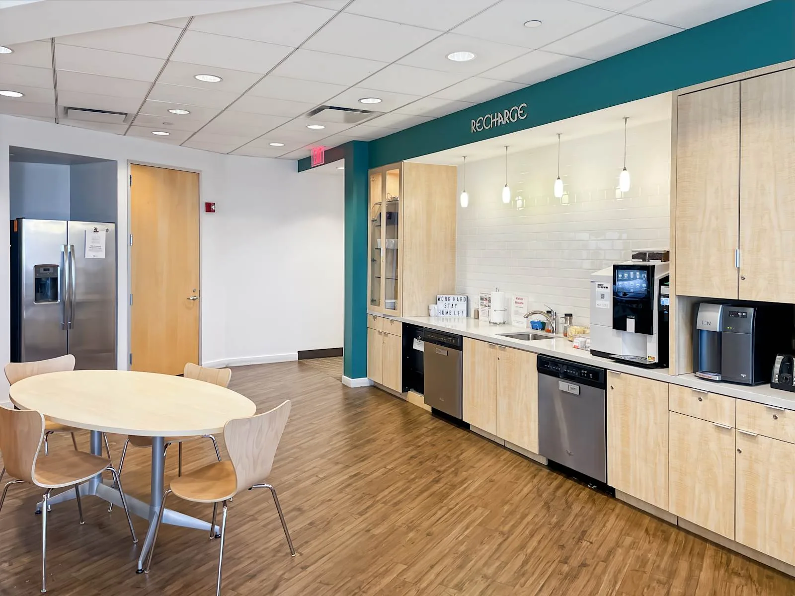 Regus IL, Oak Brook - Oak Brook Pointe, Kitchen, Oak Brook, IL