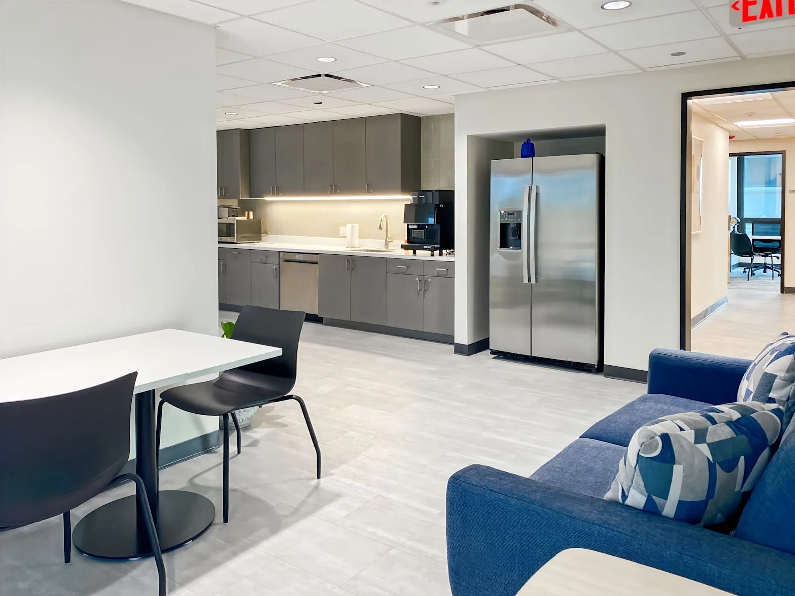Regus IL, Oakbrook Terrace - 22nd St, Kitchen, Oakbrook Terrace, IL