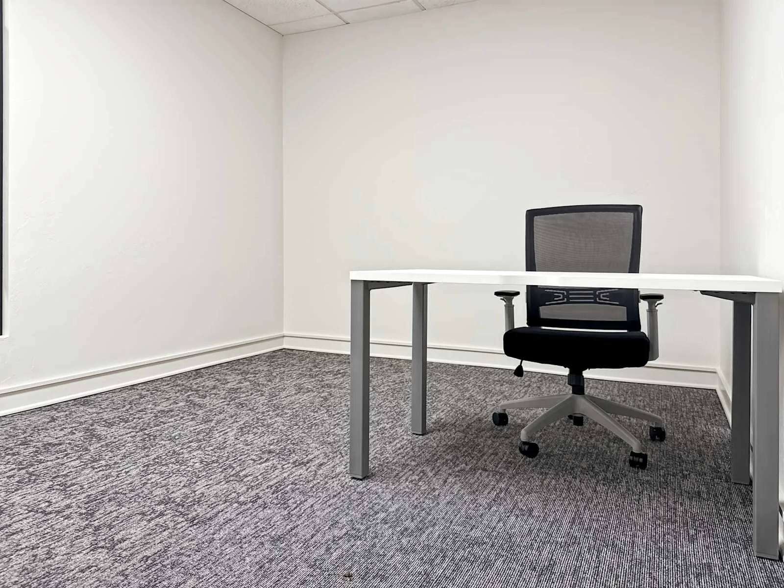 Regus OK, Oklahoma City - 201 Robert S Kerr Ave, Private office, 1 desk, Oklahoma City, OK