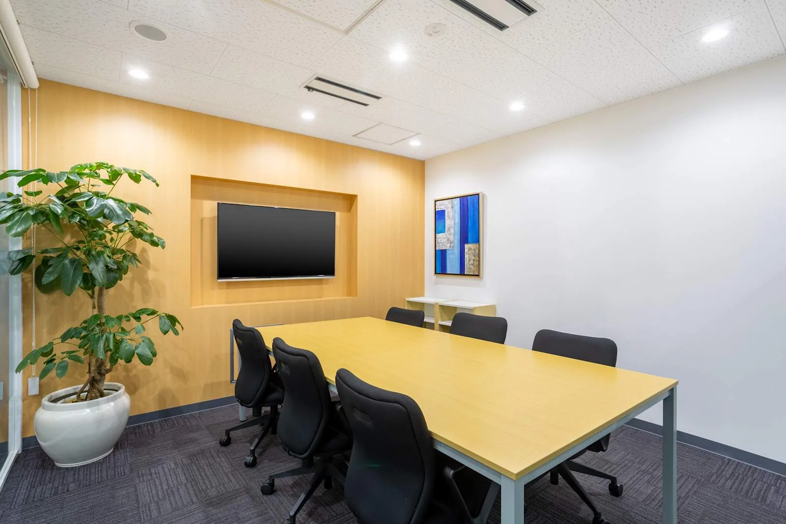 Regus OKINAWA, Hawk City Naha、会議室（6名）、沖縄