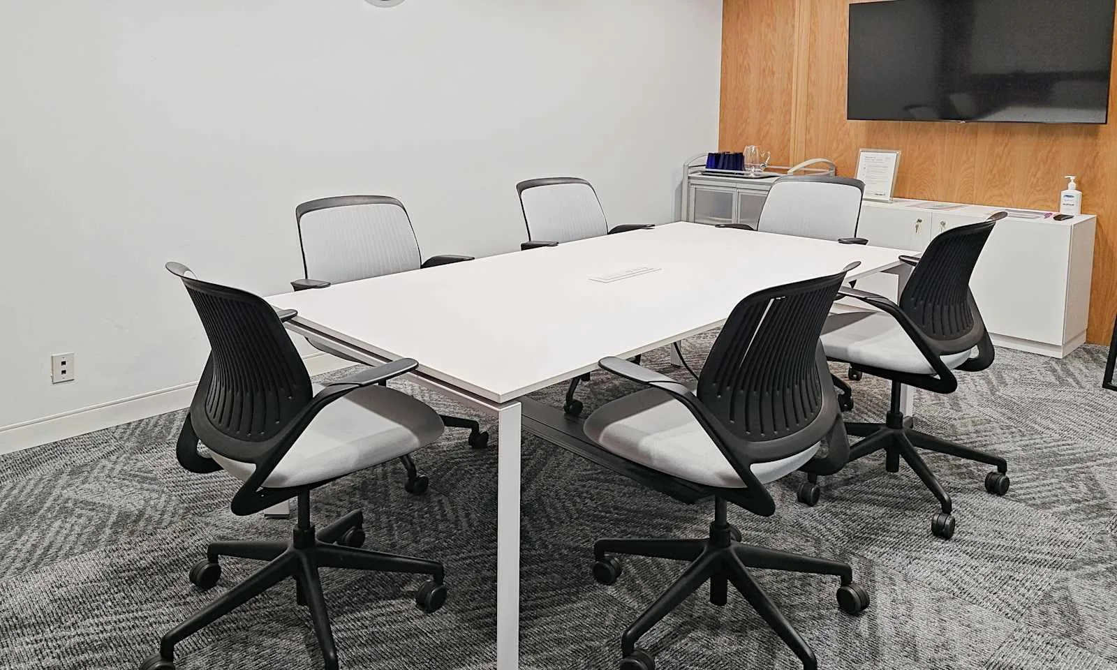 Regus ON, Toronto - Eaton Centre, Meeting room for 6 people, Toronto, ON