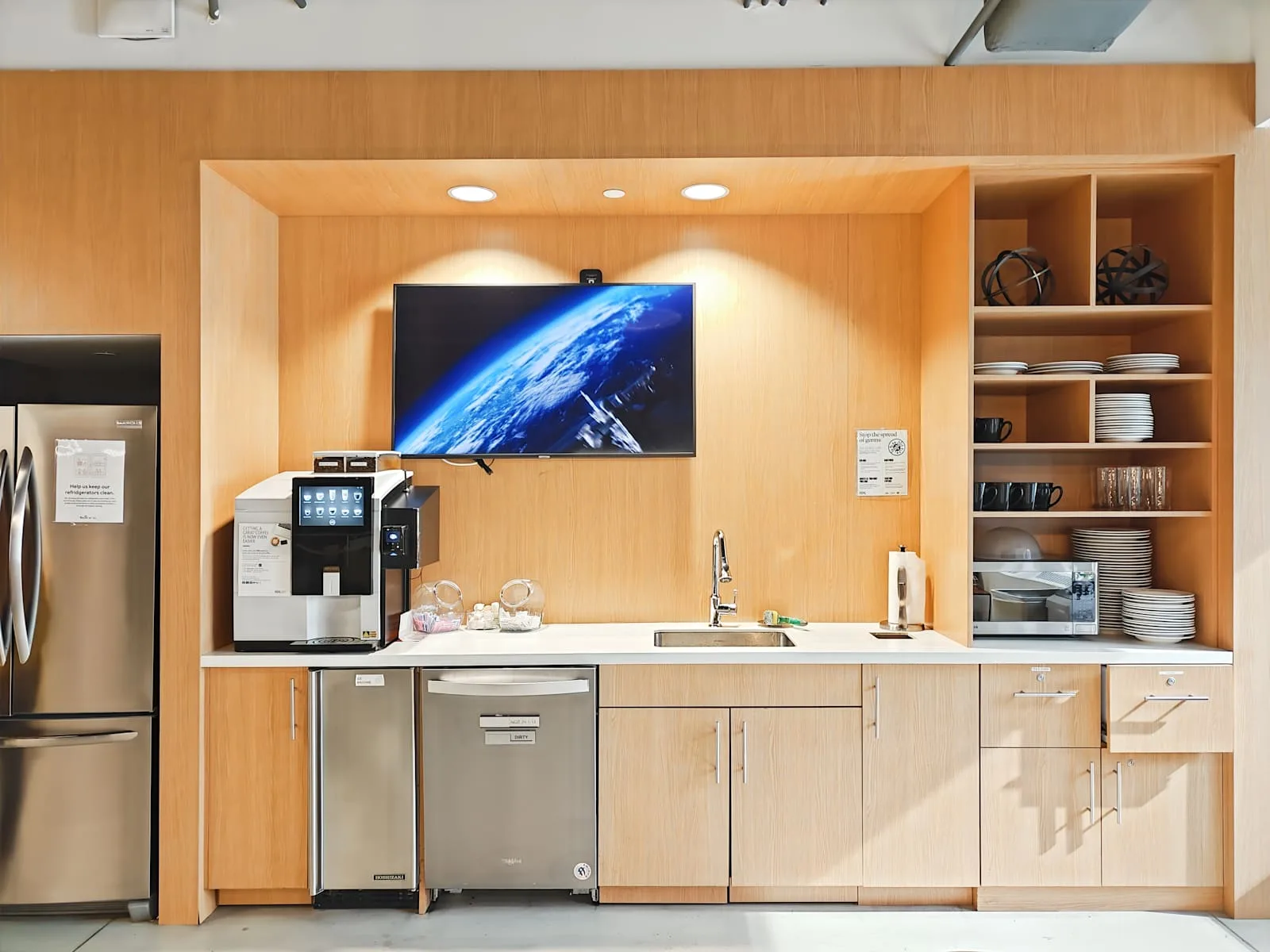Regus ON, Toronto - Exchange Tower, Cuisine, Toronto, ON