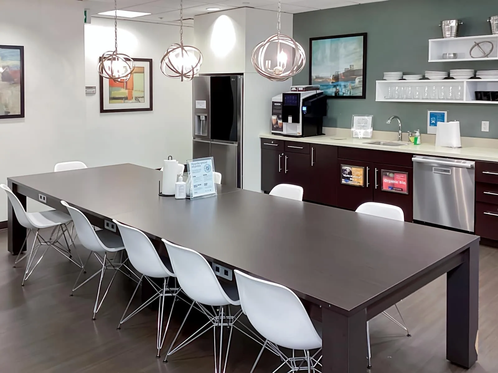 Regus ON, Toronto - Queen & Bay, Kitchen, Toronto, ON