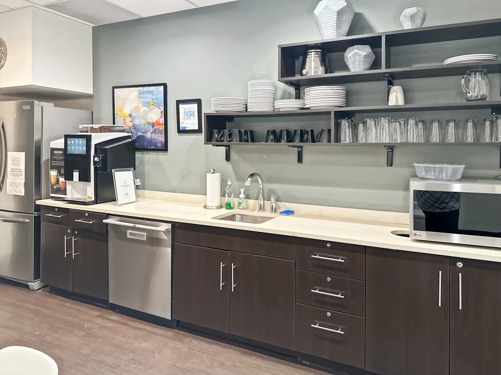 Regus ON, Toronto - Yorkville, Kitchen, Toronto, ON