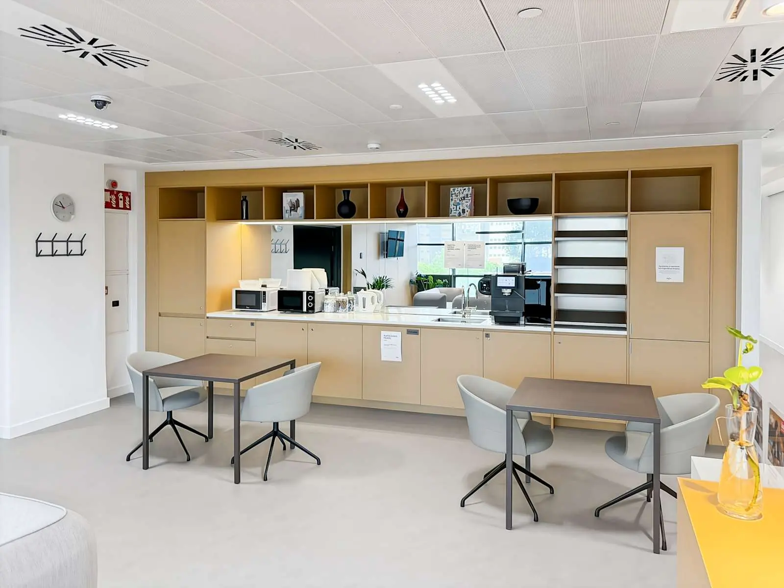 Regus One Ágora, Kitchen, Madrid