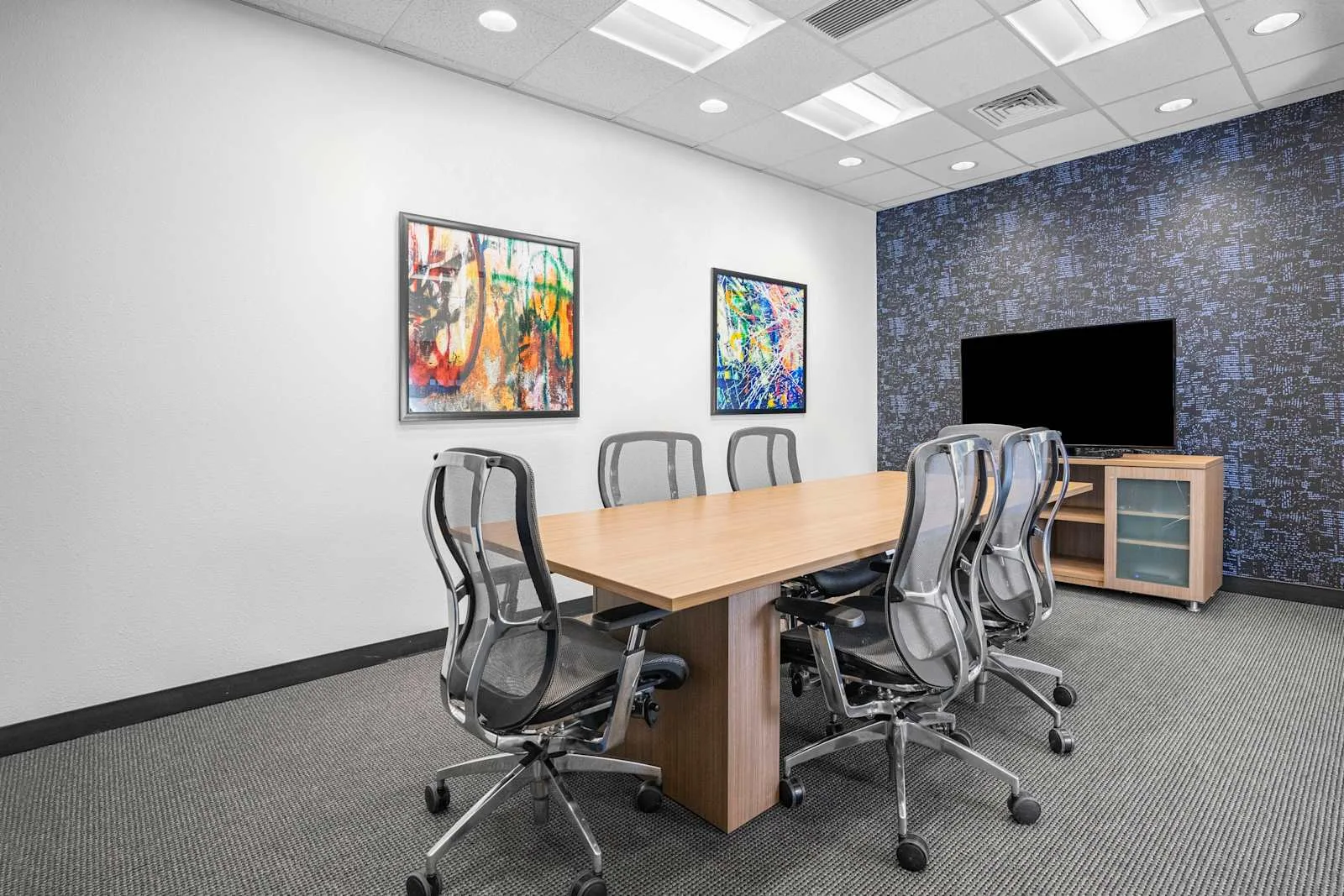 Regus OR, Beaverton - Beaverton Round, Meeting room for 8 people, Beaverton, OR