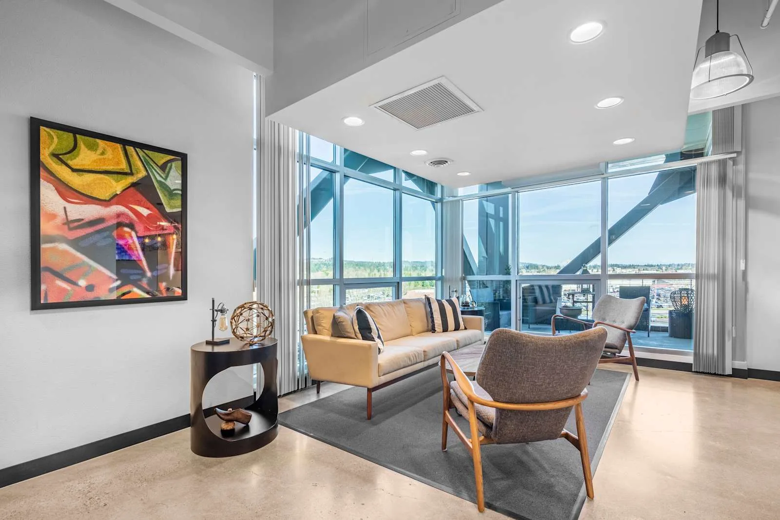 Regus OR, Beaverton - Beaverton Round, Lounge, Beaverton, OR