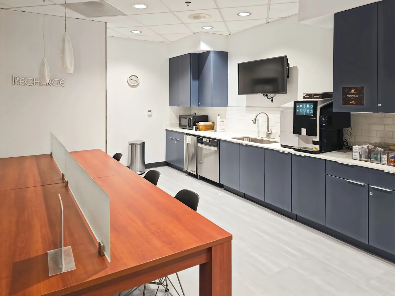 Regus OR, Lake Oswego - Centerpointe, Kitchen, Lake Oswego, OR