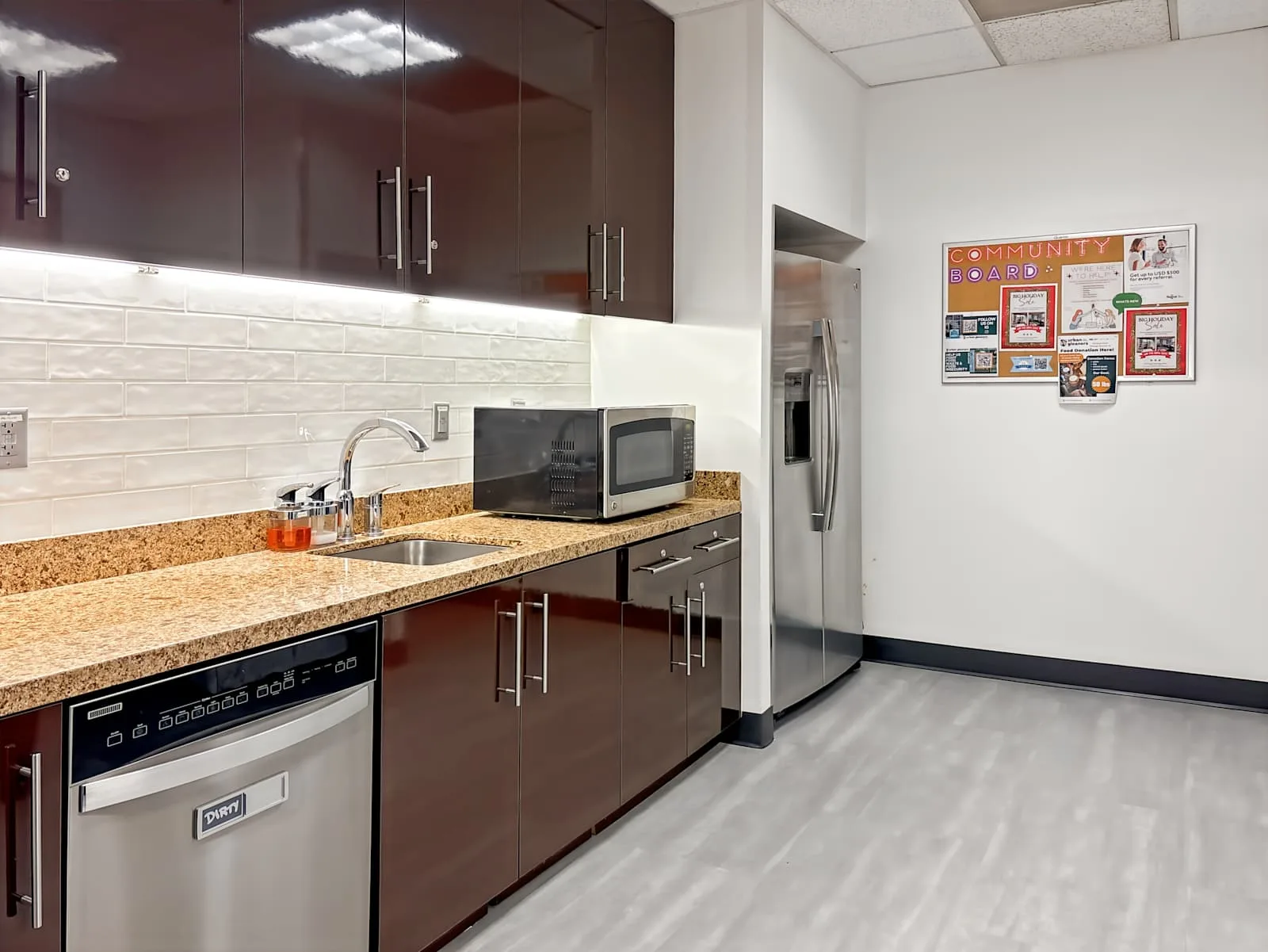 Regus OR, Portland - Sixth & Main, Kitchen, Portland, OR