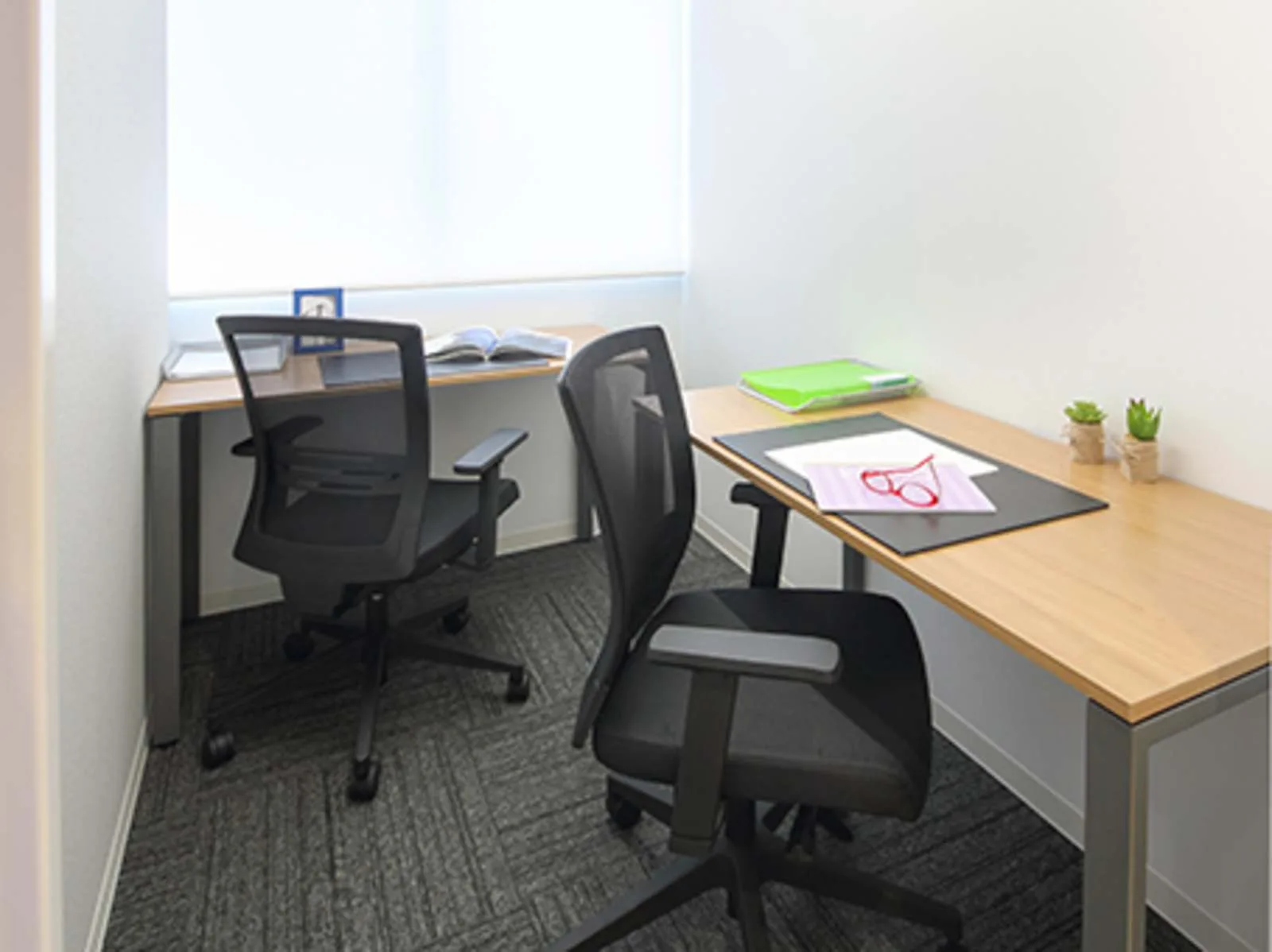Regus OSAKA, Hankyu Ibaraki-shi Station、個室オフィス（2席）、大阪