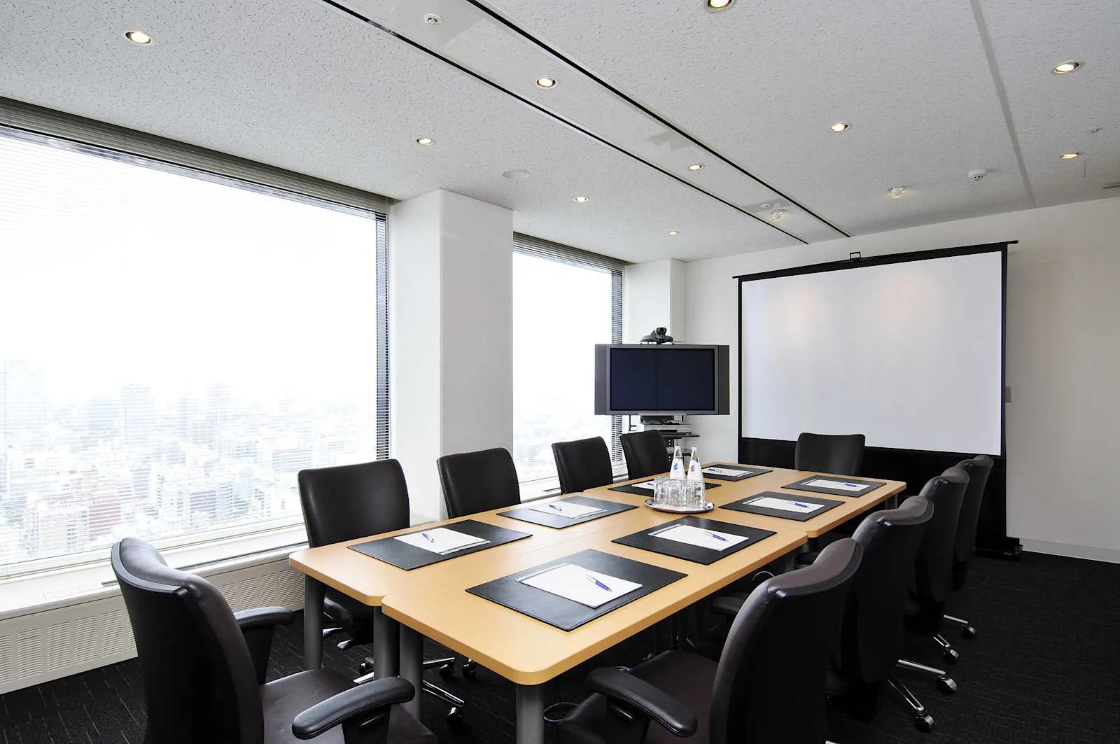 Regus OSAKA, Kokusai、会議室（10名）、大阪
